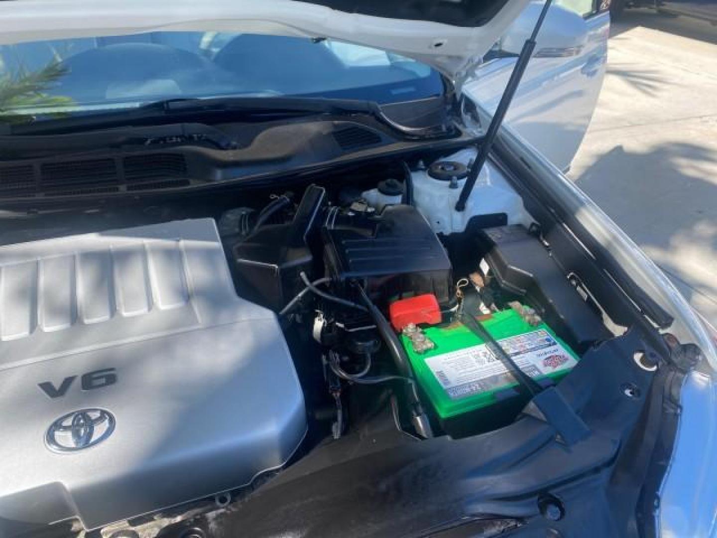 2011 Blizzard Pearl /Light Gray Toyota Avalon LOW MILES 75,626 40 SERVICES (4T1BK3DB4BU) with an 3.5L DOHC EFI 24-Valve V6 Engine engine, Automatic transmission, located at 4701 North Dixie Hwy, Pompano Beach, FL, 33064, (954) 422-2889, 26.240938, -80.123474 - OUR WEBPAGE FLORIDACARS1.COM HAS OVER 100 PHOTOS AND FREE CARFAX LINK 2011 TOYOTA AVALON LIMITED VIN: 4T1BK3DB4BU383335 4 T 1 B K 3 D B 4 B U 3 8 3 3 3 5 SEDAN 4 DR 3.5L V6 F DOHC 24V GASOLINE 29 MPG FRONT WHEEL DRIVE Features ABS Brakes Air Conditioning Alloy Wheels AM/FM Stereo Automatic Transmiss - Photo#26