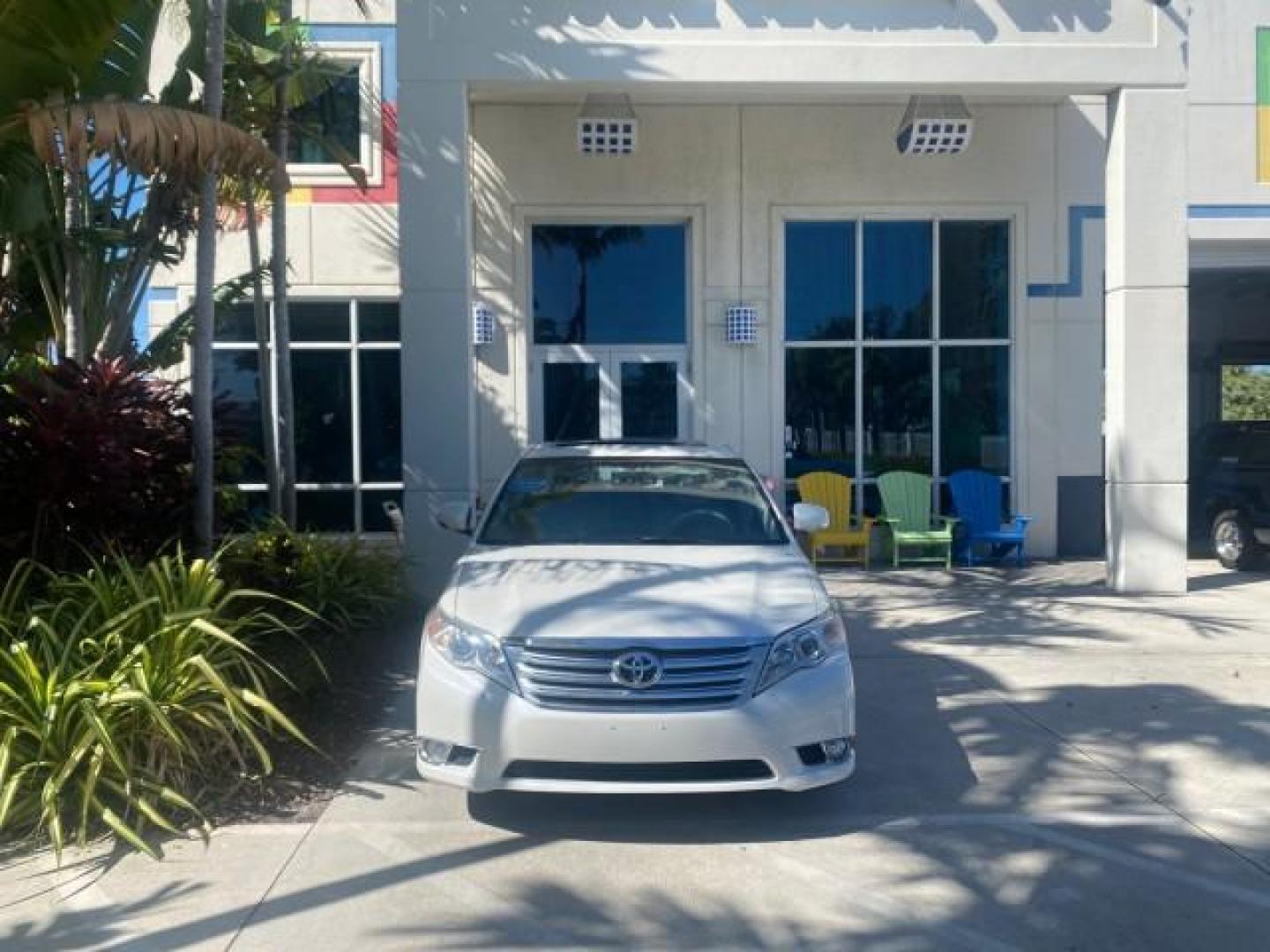 2011 Blizzard Pearl /Light Gray Toyota Avalon LOW MILES 75,626 40 SERVICES (4T1BK3DB4BU) with an 3.5L DOHC EFI 24-Valve V6 Engine engine, Automatic transmission, located at 4701 North Dixie Hwy, Pompano Beach, FL, 33064, (954) 422-2889, 26.240938, -80.123474 - OUR WEBPAGE FLORIDACARS1.COM HAS OVER 100 PHOTOS AND FREE CARFAX LINK 2011 TOYOTA AVALON LIMITED VIN: 4T1BK3DB4BU383335 4 T 1 B K 3 D B 4 B U 3 8 3 3 3 5 SEDAN 4 DR 3.5L V6 F DOHC 24V GASOLINE 29 MPG FRONT WHEEL DRIVE Features ABS Brakes Air Conditioning Alloy Wheels AM/FM Stereo Automatic Transmiss - Photo#27
