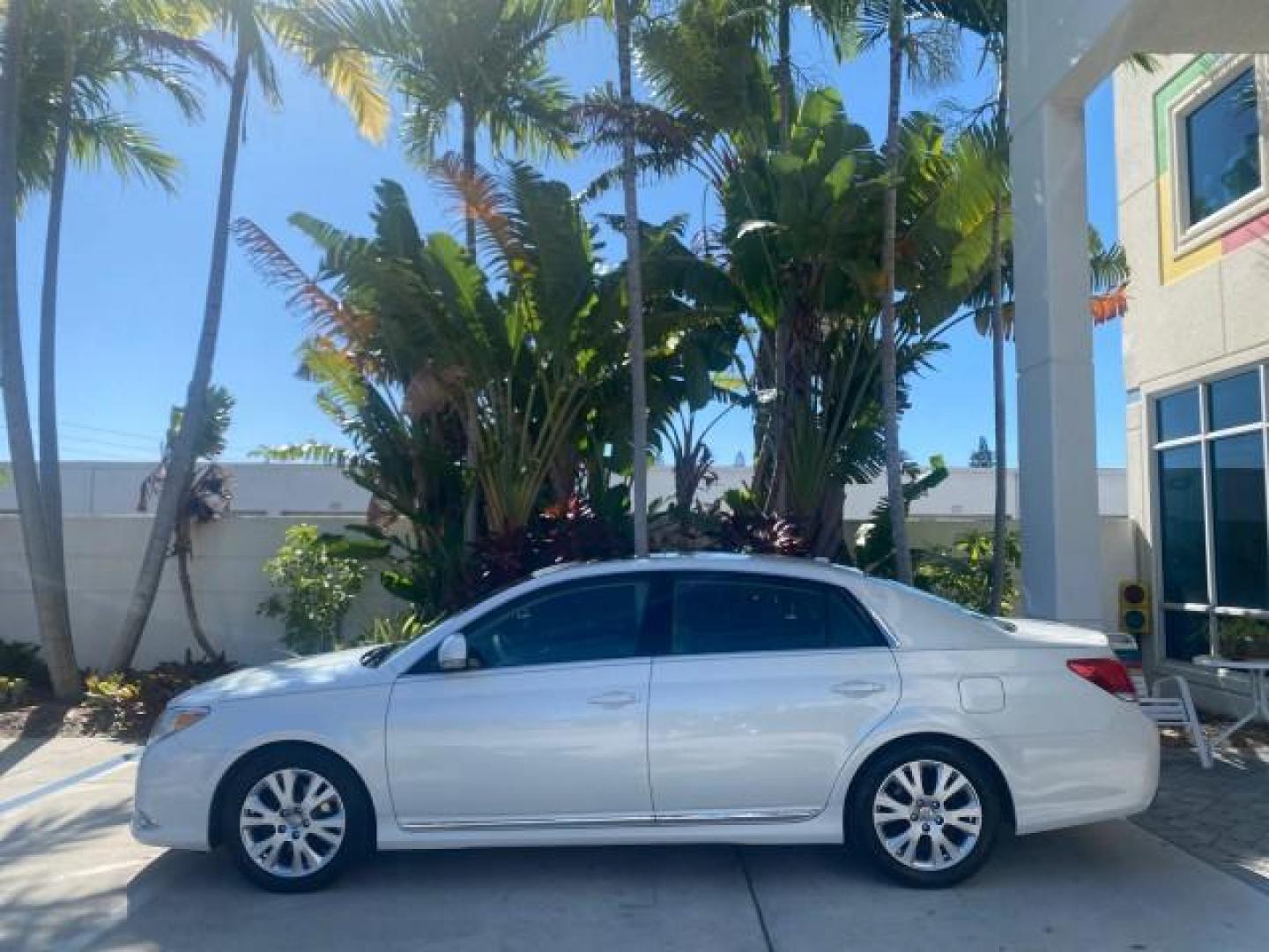 2011 Blizzard Pearl /Light Gray Toyota Avalon LOW MILES 75,626 40 SERVICES (4T1BK3DB4BU) with an 3.5L DOHC EFI 24-Valve V6 Engine engine, Automatic transmission, located at 4701 North Dixie Hwy, Pompano Beach, FL, 33064, (954) 422-2889, 26.240938, -80.123474 - OUR WEBPAGE FLORIDACARS1.COM HAS OVER 100 PHOTOS AND FREE CARFAX LINK 2011 TOYOTA AVALON LIMITED VIN: 4T1BK3DB4BU383335 4 T 1 B K 3 D B 4 B U 3 8 3 3 3 5 SEDAN 4 DR 3.5L V6 F DOHC 24V GASOLINE 29 MPG FRONT WHEEL DRIVE Features ABS Brakes Air Conditioning Alloy Wheels AM/FM Stereo Automatic Transmiss - Photo#32