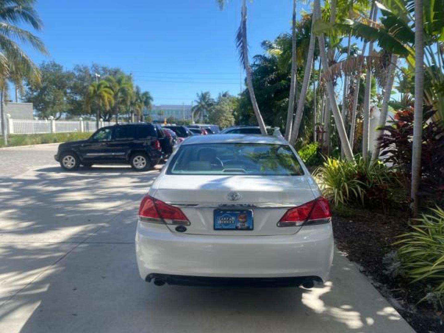 2011 Blizzard Pearl /Light Gray Toyota Avalon LOW MILES 75,626 40 SERVICES (4T1BK3DB4BU) with an 3.5L DOHC EFI 24-Valve V6 Engine engine, Automatic transmission, located at 4701 North Dixie Hwy, Pompano Beach, FL, 33064, (954) 422-2889, 26.240938, -80.123474 - OUR WEBPAGE FLORIDACARS1.COM HAS OVER 100 PHOTOS AND FREE CARFAX LINK 2011 TOYOTA AVALON LIMITED VIN: 4T1BK3DB4BU383335 4 T 1 B K 3 D B 4 B U 3 8 3 3 3 5 SEDAN 4 DR 3.5L V6 F DOHC 24V GASOLINE 29 MPG FRONT WHEEL DRIVE Features ABS Brakes Air Conditioning Alloy Wheels AM/FM Stereo Automatic Transmiss - Photo#35