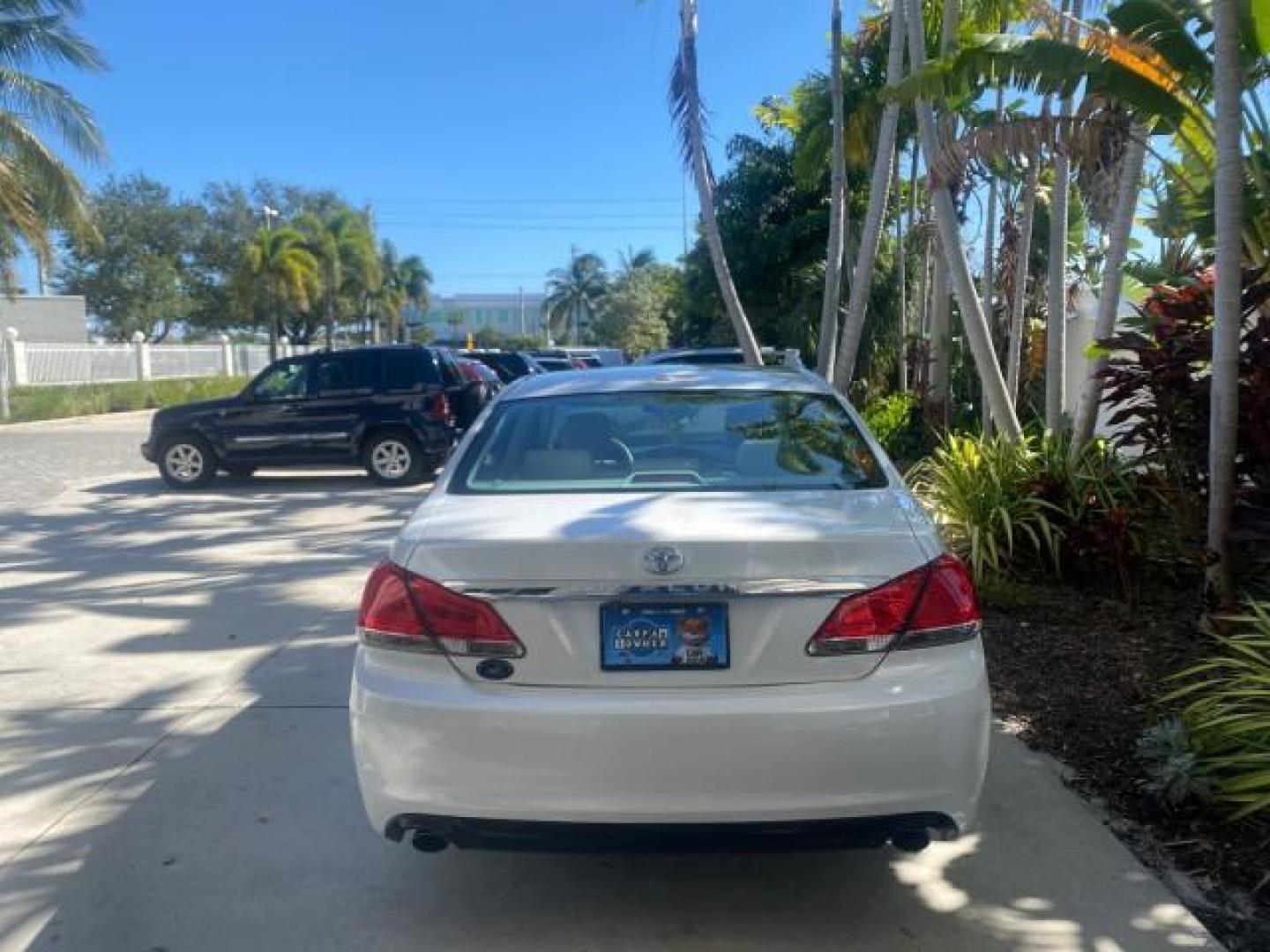 2011 Blizzard Pearl /Light Gray Toyota Avalon LOW MILES 75,626 40 SERVICES (4T1BK3DB4BU) with an 3.5L DOHC EFI 24-Valve V6 Engine engine, Automatic transmission, located at 4701 North Dixie Hwy, Pompano Beach, FL, 33064, (954) 422-2889, 26.240938, -80.123474 - OUR WEBPAGE FLORIDACARS1.COM HAS OVER 100 PHOTOS AND FREE CARFAX LINK 2011 TOYOTA AVALON LIMITED VIN: 4T1BK3DB4BU383335 4 T 1 B K 3 D B 4 B U 3 8 3 3 3 5 SEDAN 4 DR 3.5L V6 F DOHC 24V GASOLINE 29 MPG FRONT WHEEL DRIVE Features ABS Brakes Air Conditioning Alloy Wheels AM/FM Stereo Automatic Transmiss - Photo#36