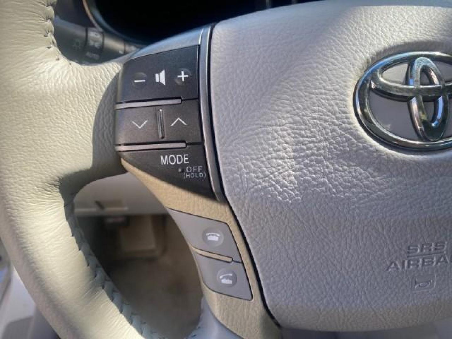 2011 Blizzard Pearl /Light Gray Toyota Avalon LOW MILES 75,626 40 SERVICES (4T1BK3DB4BU) with an 3.5L DOHC EFI 24-Valve V6 Engine engine, Automatic transmission, located at 4701 North Dixie Hwy, Pompano Beach, FL, 33064, (954) 422-2889, 26.240938, -80.123474 - OUR WEBPAGE FLORIDACARS1.COM HAS OVER 100 PHOTOS AND FREE CARFAX LINK 2011 TOYOTA AVALON LIMITED VIN: 4T1BK3DB4BU383335 4 T 1 B K 3 D B 4 B U 3 8 3 3 3 5 SEDAN 4 DR 3.5L V6 F DOHC 24V GASOLINE 29 MPG FRONT WHEEL DRIVE Features ABS Brakes Air Conditioning Alloy Wheels AM/FM Stereo Automatic Transmiss - Photo#50