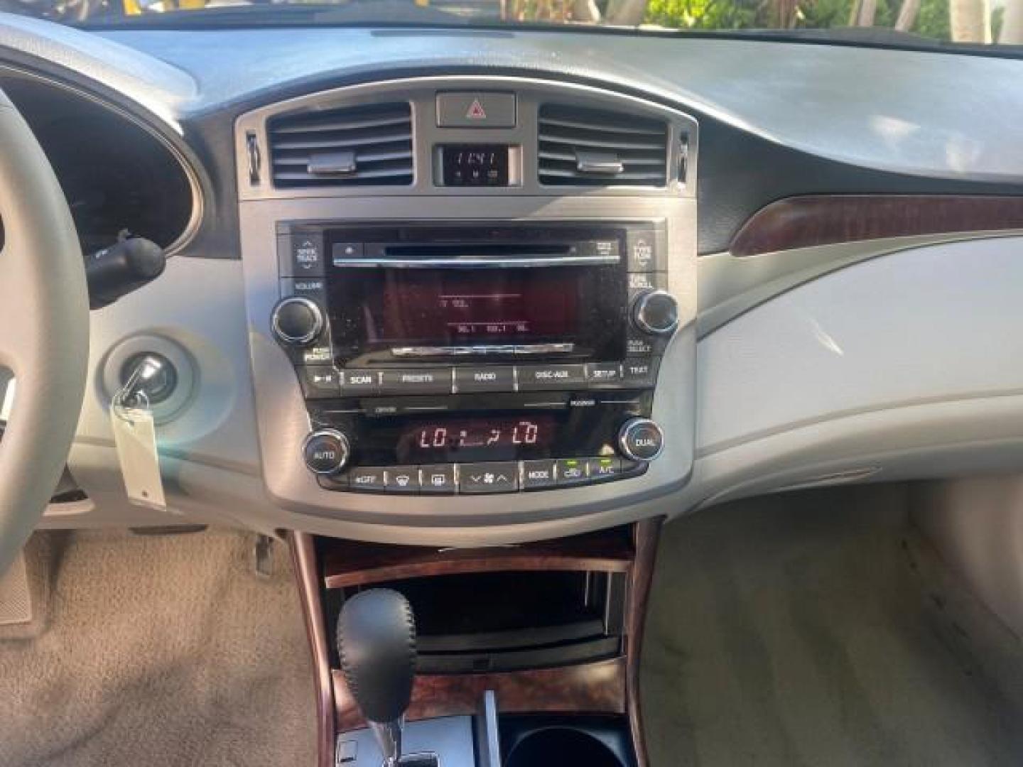 2011 Blizzard Pearl /Light Gray Toyota Avalon LOW MILES 75,626 40 SERVICES (4T1BK3DB4BU) with an 3.5L DOHC EFI 24-Valve V6 Engine engine, Automatic transmission, located at 4701 North Dixie Hwy, Pompano Beach, FL, 33064, (954) 422-2889, 26.240938, -80.123474 - OUR WEBPAGE FLORIDACARS1.COM HAS OVER 100 PHOTOS AND FREE CARFAX LINK 2011 TOYOTA AVALON LIMITED VIN: 4T1BK3DB4BU383335 4 T 1 B K 3 D B 4 B U 3 8 3 3 3 5 SEDAN 4 DR 3.5L V6 F DOHC 24V GASOLINE 29 MPG FRONT WHEEL DRIVE Features ABS Brakes Air Conditioning Alloy Wheels AM/FM Stereo Automatic Transmiss - Photo#58