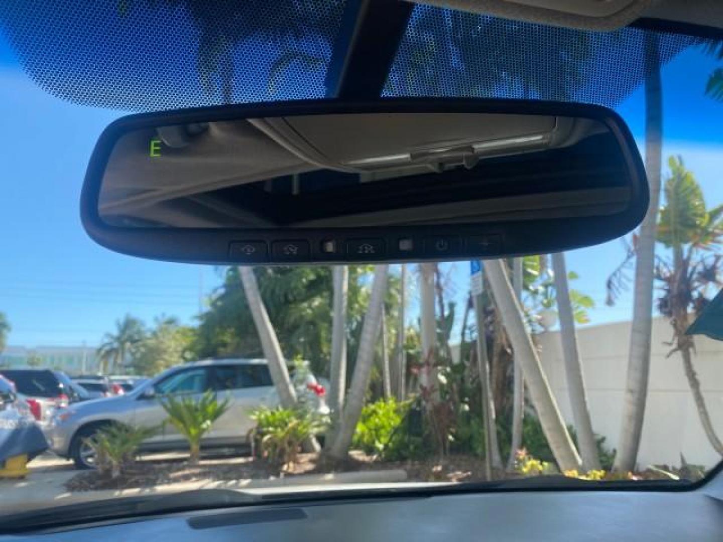 2011 Blizzard Pearl /Light Gray Toyota Avalon LOW MILES 75,626 40 SERVICES (4T1BK3DB4BU) with an 3.5L DOHC EFI 24-Valve V6 Engine engine, Automatic transmission, located at 4701 North Dixie Hwy, Pompano Beach, FL, 33064, (954) 422-2889, 26.240938, -80.123474 - OUR WEBPAGE FLORIDACARS1.COM HAS OVER 100 PHOTOS AND FREE CARFAX LINK 2011 TOYOTA AVALON LIMITED VIN: 4T1BK3DB4BU383335 4 T 1 B K 3 D B 4 B U 3 8 3 3 3 5 SEDAN 4 DR 3.5L V6 F DOHC 24V GASOLINE 29 MPG FRONT WHEEL DRIVE Features ABS Brakes Air Conditioning Alloy Wheels AM/FM Stereo Automatic Transmiss - Photo#66