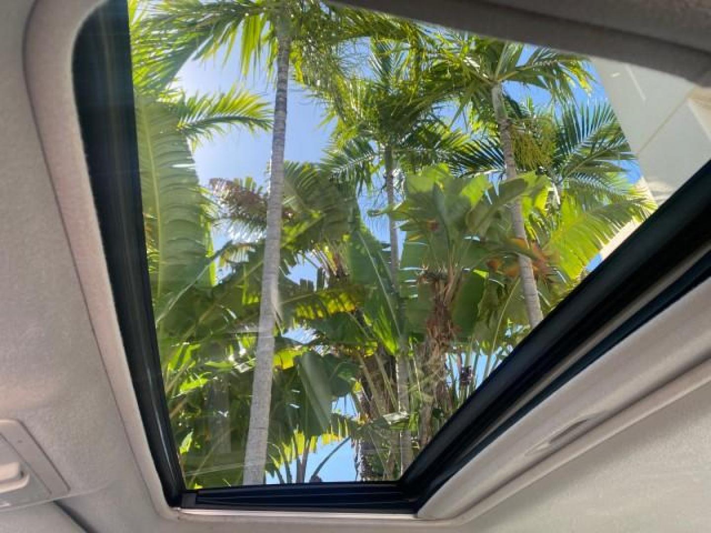 2011 Blizzard Pearl /Light Gray Toyota Avalon LOW MILES 75,626 40 SERVICES (4T1BK3DB4BU) with an 3.5L DOHC EFI 24-Valve V6 Engine engine, Automatic transmission, located at 4701 North Dixie Hwy, Pompano Beach, FL, 33064, (954) 422-2889, 26.240938, -80.123474 - OUR WEBPAGE FLORIDACARS1.COM HAS OVER 100 PHOTOS AND FREE CARFAX LINK 2011 TOYOTA AVALON LIMITED VIN: 4T1BK3DB4BU383335 4 T 1 B K 3 D B 4 B U 3 8 3 3 3 5 SEDAN 4 DR 3.5L V6 F DOHC 24V GASOLINE 29 MPG FRONT WHEEL DRIVE Features ABS Brakes Air Conditioning Alloy Wheels AM/FM Stereo Automatic Transmiss - Photo#72