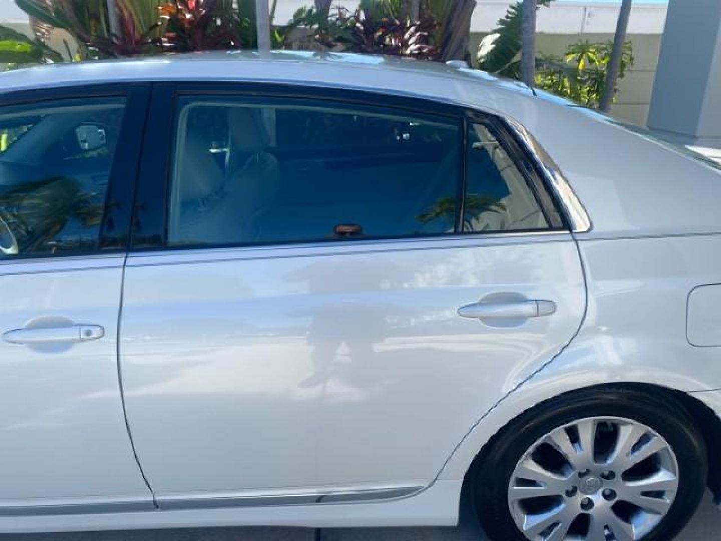 2011 Blizzard Pearl /Light Gray Toyota Avalon LOW MILES 75,626 40 SERVICES (4T1BK3DB4BU) with an 3.5L DOHC EFI 24-Valve V6 Engine engine, Automatic transmission, located at 4701 North Dixie Hwy, Pompano Beach, FL, 33064, (954) 422-2889, 26.240938, -80.123474 - OUR WEBPAGE FLORIDACARS1.COM HAS OVER 100 PHOTOS AND FREE CARFAX LINK 2011 TOYOTA AVALON LIMITED VIN: 4T1BK3DB4BU383335 4 T 1 B K 3 D B 4 B U 3 8 3 3 3 5 SEDAN 4 DR 3.5L V6 F DOHC 24V GASOLINE 29 MPG FRONT WHEEL DRIVE Features ABS Brakes Air Conditioning Alloy Wheels AM/FM Stereo Automatic Transmiss - Photo#75