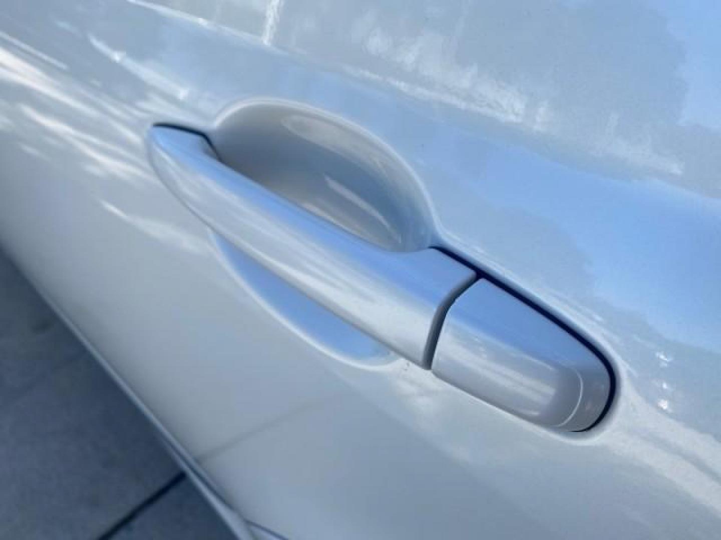 2011 Blizzard Pearl /Light Gray Toyota Avalon LOW MILES 75,626 40 SERVICES (4T1BK3DB4BU) with an 3.5L DOHC EFI 24-Valve V6 Engine engine, Automatic transmission, located at 4701 North Dixie Hwy, Pompano Beach, FL, 33064, (954) 422-2889, 26.240938, -80.123474 - OUR WEBPAGE FLORIDACARS1.COM HAS OVER 100 PHOTOS AND FREE CARFAX LINK 2011 TOYOTA AVALON LIMITED VIN: 4T1BK3DB4BU383335 4 T 1 B K 3 D B 4 B U 3 8 3 3 3 5 SEDAN 4 DR 3.5L V6 F DOHC 24V GASOLINE 29 MPG FRONT WHEEL DRIVE Features ABS Brakes Air Conditioning Alloy Wheels AM/FM Stereo Automatic Transmiss - Photo#76