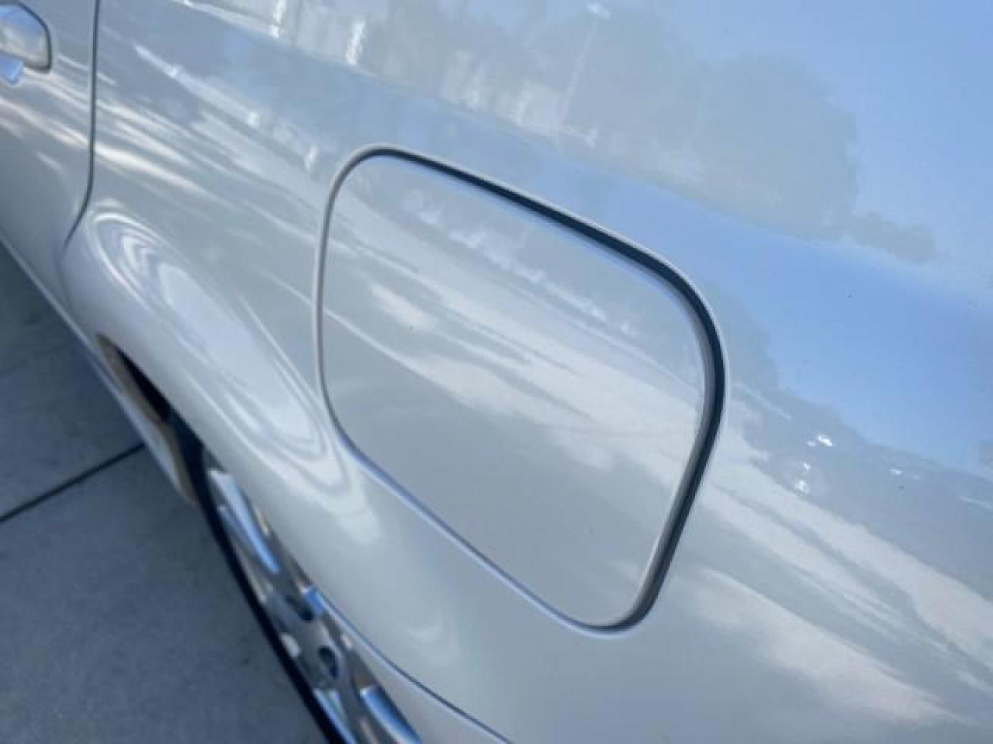 2011 Blizzard Pearl /Light Gray Toyota Avalon LOW MILES 75,626 40 SERVICES (4T1BK3DB4BU) with an 3.5L DOHC EFI 24-Valve V6 Engine engine, Automatic transmission, located at 4701 North Dixie Hwy, Pompano Beach, FL, 33064, (954) 422-2889, 26.240938, -80.123474 - OUR WEBPAGE FLORIDACARS1.COM HAS OVER 100 PHOTOS AND FREE CARFAX LINK 2011 TOYOTA AVALON LIMITED VIN: 4T1BK3DB4BU383335 4 T 1 B K 3 D B 4 B U 3 8 3 3 3 5 SEDAN 4 DR 3.5L V6 F DOHC 24V GASOLINE 29 MPG FRONT WHEEL DRIVE Features ABS Brakes Air Conditioning Alloy Wheels AM/FM Stereo Automatic Transmiss - Photo#90