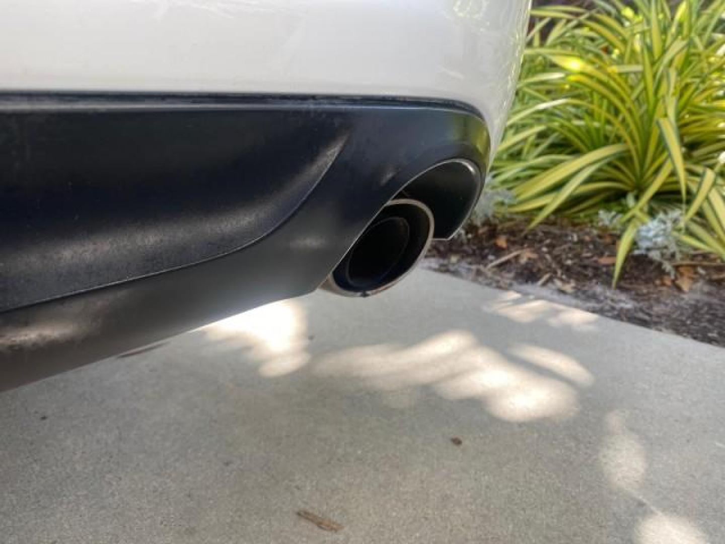 2011 Blizzard Pearl /Light Gray Toyota Avalon LOW MILES 75,626 40 SERVICES (4T1BK3DB4BU) with an 3.5L DOHC EFI 24-Valve V6 Engine engine, Automatic transmission, located at 4701 North Dixie Hwy, Pompano Beach, FL, 33064, (954) 422-2889, 26.240938, -80.123474 - OUR WEBPAGE FLORIDACARS1.COM HAS OVER 100 PHOTOS AND FREE CARFAX LINK 2011 TOYOTA AVALON LIMITED VIN: 4T1BK3DB4BU383335 4 T 1 B K 3 D B 4 B U 3 8 3 3 3 5 SEDAN 4 DR 3.5L V6 F DOHC 24V GASOLINE 29 MPG FRONT WHEEL DRIVE Features ABS Brakes Air Conditioning Alloy Wheels AM/FM Stereo Automatic Transmiss - Photo#96