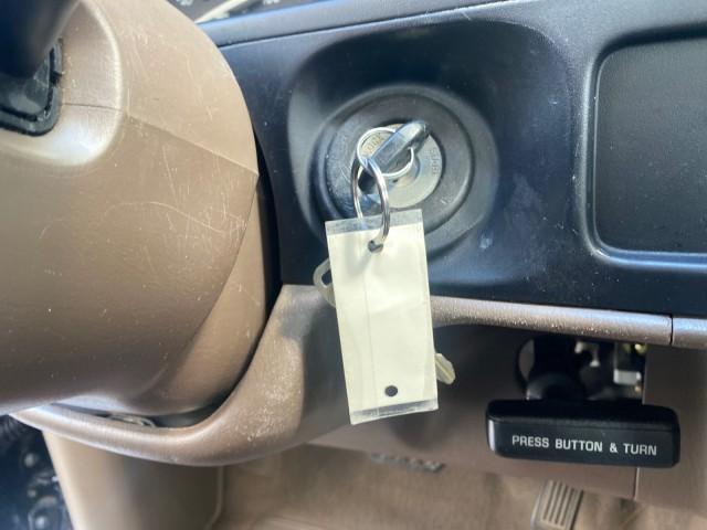 2002 Black Sand Pearl /Charcoal Toyota Tacoma 1 OWNER AUTO AC 4 CYL (5TENL42N02Z) with an 2.4L DOHC EFI 16-Valve I4 Engine engine, Automatic transmission, located at 4701 North Dixie Hwy, Pompano Beach, FL, 33064, (954) 422-2889, 26.240938, -80.123474 - OUR WEBPAGE FLORIDACARS1.COM HAS OVER 100 PHOTOS AND FREE CARFAX LINK 2002 TOYOTA TACOMA VIN: 5TENL42N02Z111289 5 T E N L 4 2 N 0 2 Z 1 1 1 2 8 9 PICKUP 2.4L I4 F DOHC GASOLINE 29 MPG REAR WHEEL DRIVE Features Air Conditioning AM/FM Stereo Automatic Transmission Bed Liner Cassette Player Cloth Seats - Photo#54