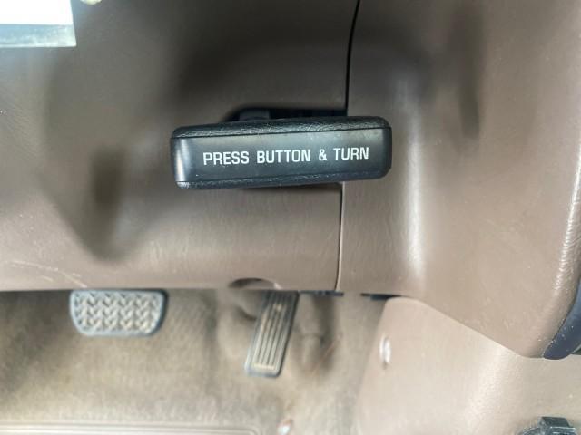 2002 Black Sand Pearl /Charcoal Toyota Tacoma 1 OWNER AUTO AC 4 CYL (5TENL42N02Z) with an 2.4L DOHC EFI 16-Valve I4 Engine engine, Automatic transmission, located at 4701 North Dixie Hwy, Pompano Beach, FL, 33064, (954) 422-2889, 26.240938, -80.123474 - OUR WEBPAGE FLORIDACARS1.COM HAS OVER 100 PHOTOS AND FREE CARFAX LINK 2002 TOYOTA TACOMA VIN: 5TENL42N02Z111289 5 T E N L 4 2 N 0 2 Z 1 1 1 2 8 9 PICKUP 2.4L I4 F DOHC GASOLINE 29 MPG REAR WHEEL DRIVE Features Air Conditioning AM/FM Stereo Automatic Transmission Bed Liner Cassette Player Cloth Seats - Photo#55