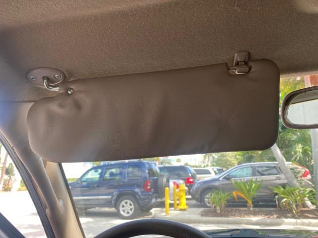 2002 Black Sand Pearl /Charcoal Toyota Tacoma 1 OWNER AUTO AC 4 CYL (5TENL42N02Z) with an 2.4L DOHC EFI 16-Valve I4 Engine engine, Automatic transmission, located at 4701 North Dixie Hwy, Pompano Beach, FL, 33064, (954) 422-2889, 26.240938, -80.123474 - OUR WEBPAGE FLORIDACARS1.COM HAS OVER 100 PHOTOS AND FREE CARFAX LINK 2002 TOYOTA TACOMA VIN: 5TENL42N02Z111289 5 T E N L 4 2 N 0 2 Z 1 1 1 2 8 9 PICKUP 2.4L I4 F DOHC GASOLINE 29 MPG REAR WHEEL DRIVE Features Air Conditioning AM/FM Stereo Automatic Transmission Bed Liner Cassette Player Cloth Seats - Photo#66