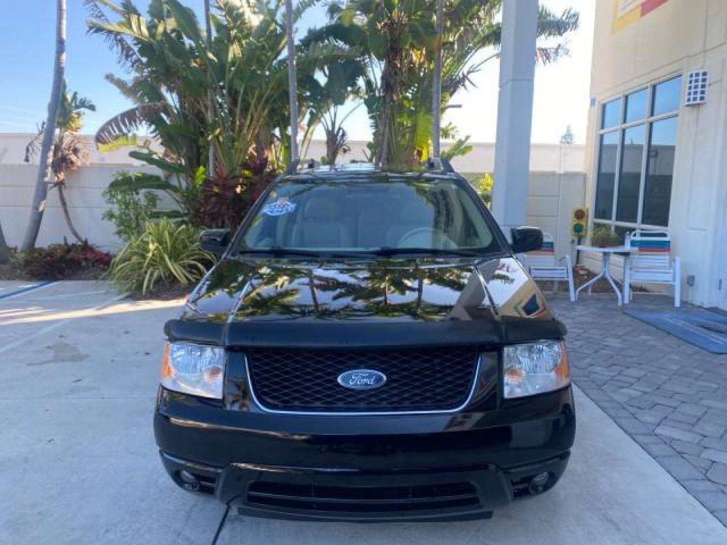 2005 Black /Pebble Ford Freestyle Limited LOW MILES 69,845 1 OWNER AWD (1FMZK06165G) with an 3.0L SMPI 24-Valve V6 Duratec Engine engine, Automatic transmission, located at 4701 North Dixie Hwy, Pompano Beach, FL, 33064, (954) 422-2889, 26.240938, -80.123474 - OUR WEBPAGE FLORIDACARS1.COM HAS OVER 100 PHOTOS AND FREE CARFAX LINK 2005 FORD FREESTYLE LIMITED VIN: 1FMZK06165GA49599 1 F M Z K 0 6 1 6 5 G A 4 9 5 9 9 4 DOOR WAGON/SPORT UTILITY 3.0L V6 F DOHC GASOLINE 24 MPG ALL WHEEL DRIVE Features 4WD/AWD ABS Brakes Air Conditioning Alloy Wheels AM/FM Stereo - Photo#2