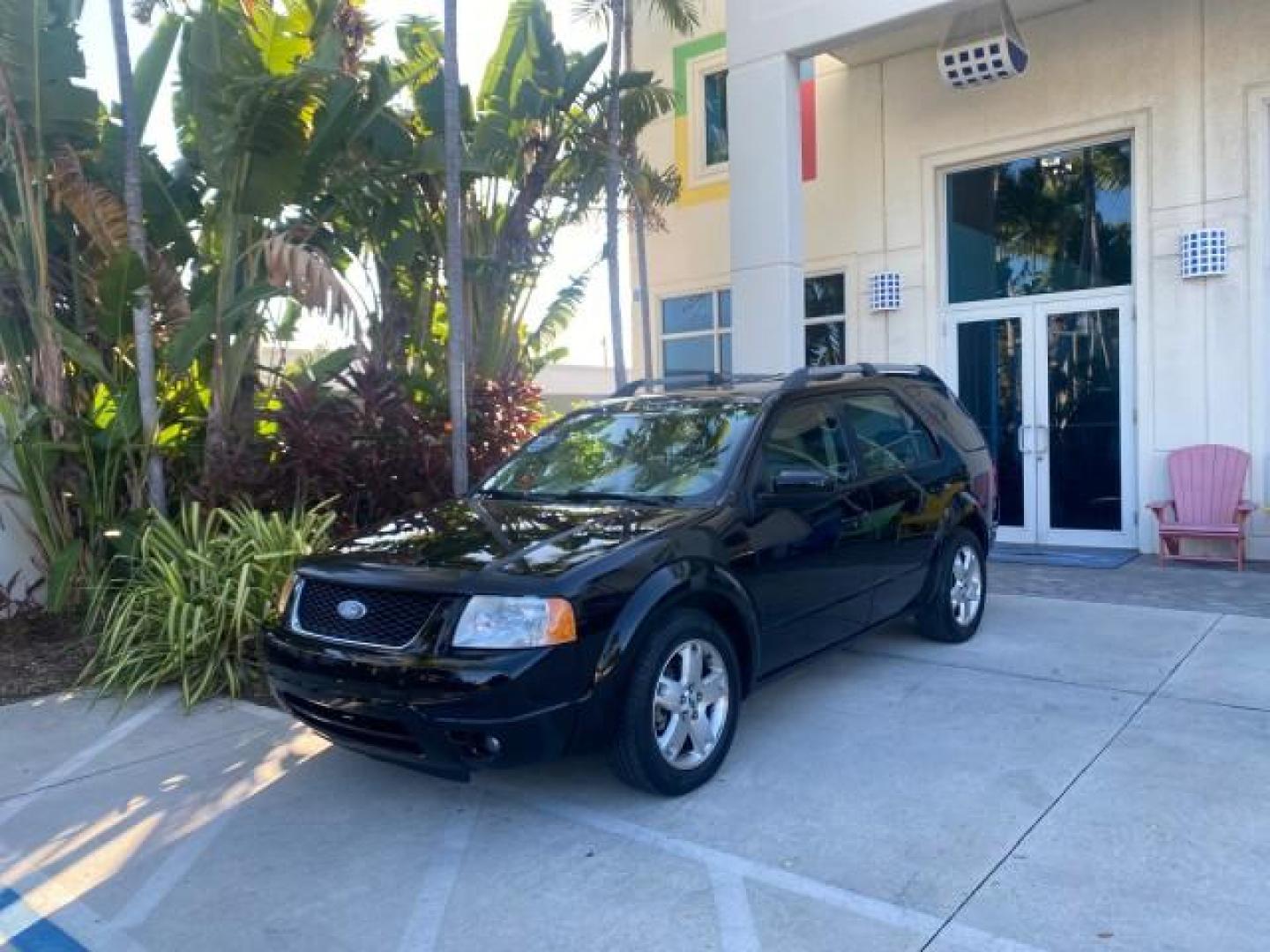 2005 Black /Pebble Ford Freestyle Limited LOW MILES 69,845 1 OWNER AWD (1FMZK06165G) with an 3.0L SMPI 24-Valve V6 Duratec Engine engine, Automatic transmission, located at 4701 North Dixie Hwy, Pompano Beach, FL, 33064, (954) 422-2889, 26.240938, -80.123474 - OUR WEBPAGE FLORIDACARS1.COM HAS OVER 100 PHOTOS AND FREE CARFAX LINK 2005 FORD FREESTYLE LIMITED VIN: 1FMZK06165GA49599 1 F M Z K 0 6 1 6 5 G A 4 9 5 9 9 4 DOOR WAGON/SPORT UTILITY 3.0L V6 F DOHC GASOLINE 24 MPG ALL WHEEL DRIVE Features 4WD/AWD ABS Brakes Air Conditioning Alloy Wheels AM/FM Stereo - Photo#29