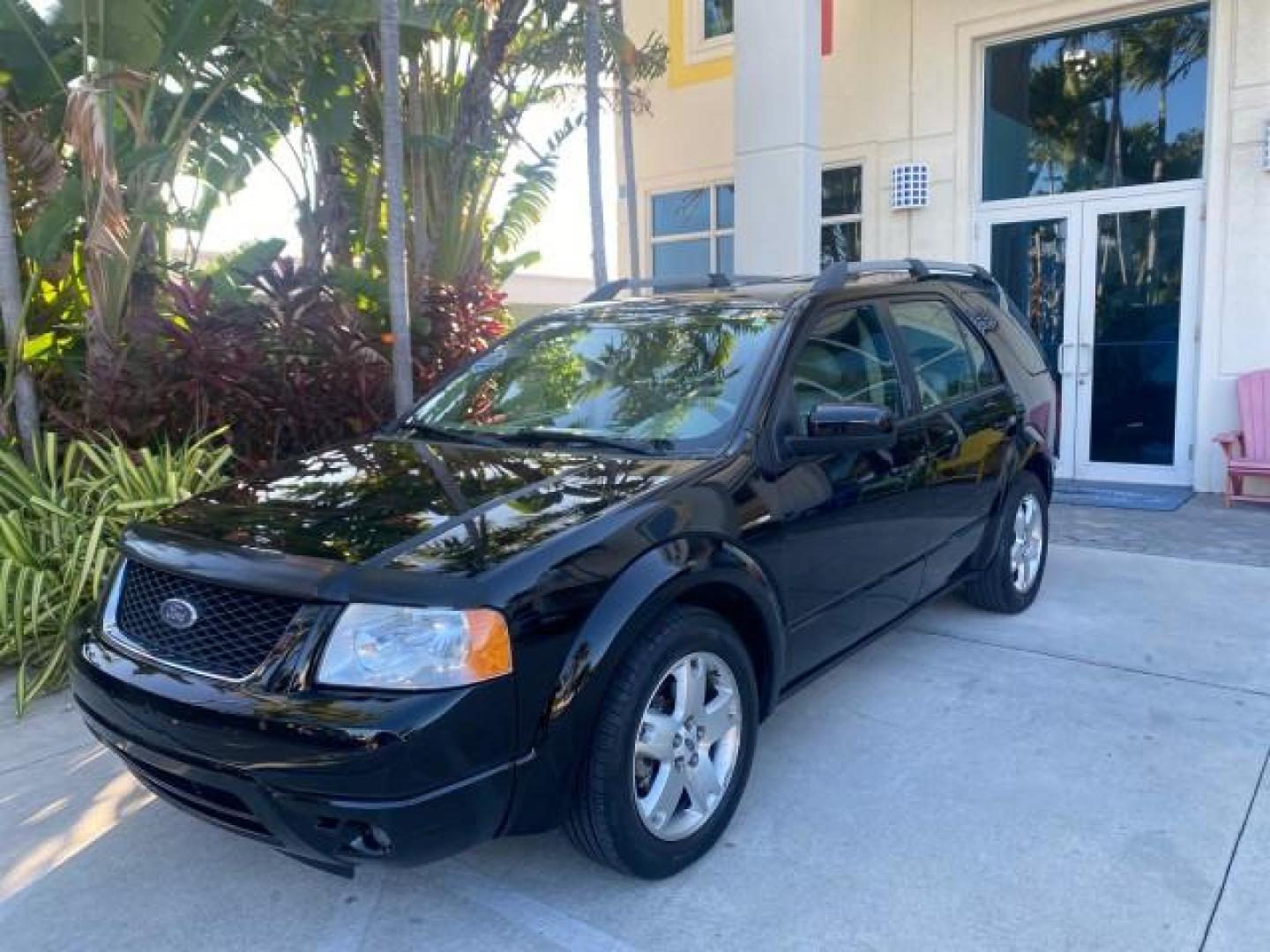 2005 Black /Pebble Ford Freestyle Limited LOW MILES 69,845 1 OWNER AWD (1FMZK06165G) with an 3.0L SMPI 24-Valve V6 Duratec Engine engine, Automatic transmission, located at 4701 North Dixie Hwy, Pompano Beach, FL, 33064, (954) 422-2889, 26.240938, -80.123474 - OUR WEBPAGE FLORIDACARS1.COM HAS OVER 100 PHOTOS AND FREE CARFAX LINK 2005 FORD FREESTYLE LIMITED VIN: 1FMZK06165GA49599 1 F M Z K 0 6 1 6 5 G A 4 9 5 9 9 4 DOOR WAGON/SPORT UTILITY 3.0L V6 F DOHC GASOLINE 24 MPG ALL WHEEL DRIVE Features 4WD/AWD ABS Brakes Air Conditioning Alloy Wheels AM/FM Stereo - Photo#30