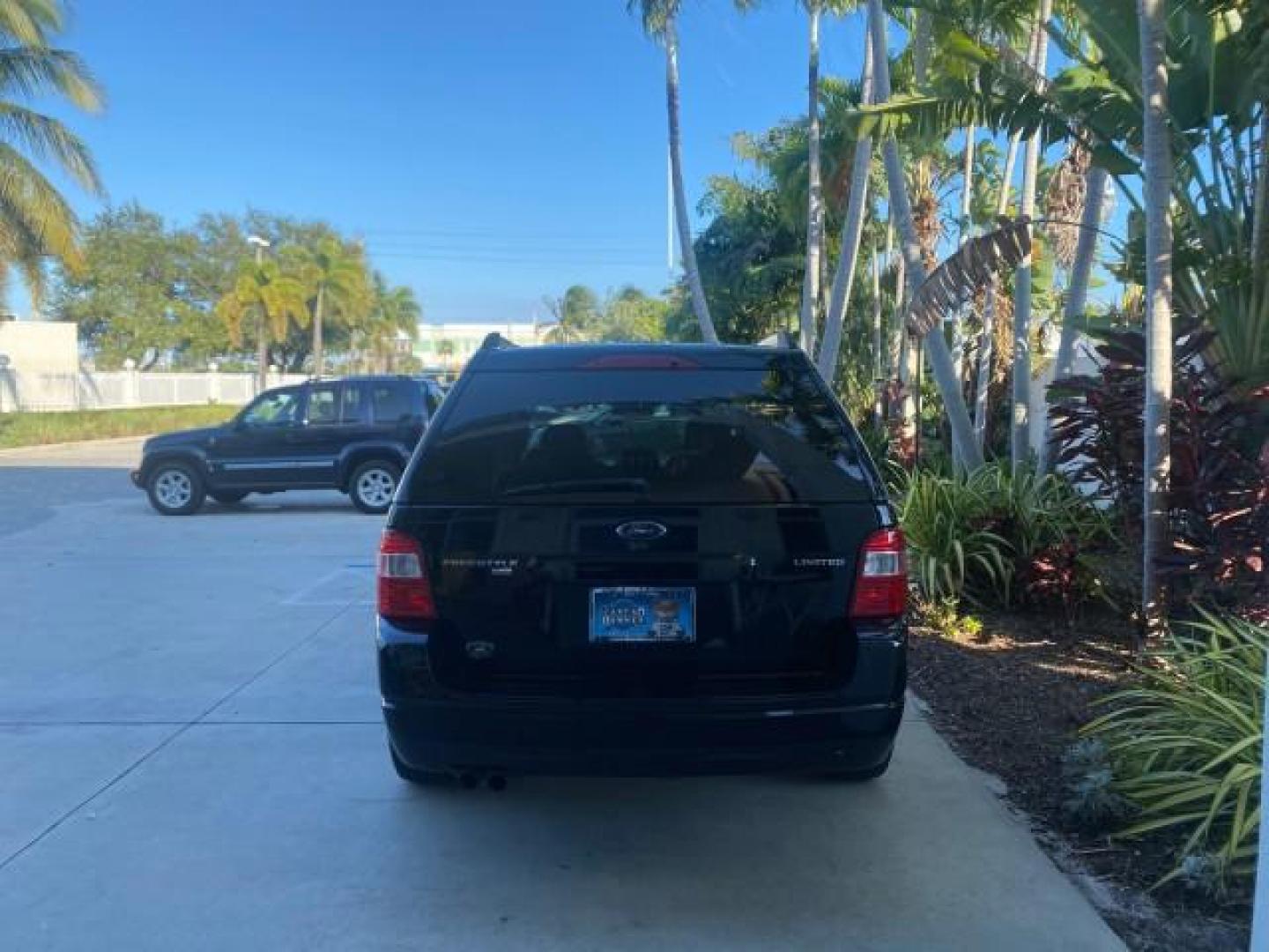 2005 Black /Pebble Ford Freestyle Limited LOW MILES 69,845 1 OWNER AWD (1FMZK06165G) with an 3.0L SMPI 24-Valve V6 Duratec Engine engine, Automatic transmission, located at 4701 North Dixie Hwy, Pompano Beach, FL, 33064, (954) 422-2889, 26.240938, -80.123474 - OUR WEBPAGE FLORIDACARS1.COM HAS OVER 100 PHOTOS AND FREE CARFAX LINK 2005 FORD FREESTYLE LIMITED VIN: 1FMZK06165GA49599 1 F M Z K 0 6 1 6 5 G A 4 9 5 9 9 4 DOOR WAGON/SPORT UTILITY 3.0L V6 F DOHC GASOLINE 24 MPG ALL WHEEL DRIVE Features 4WD/AWD ABS Brakes Air Conditioning Alloy Wheels AM/FM Stereo - Photo#35