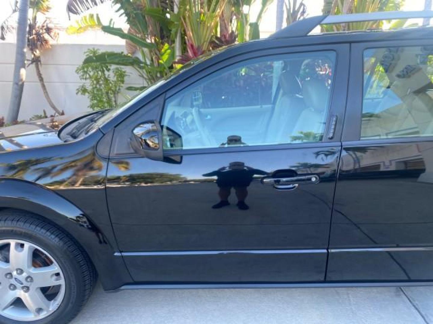 2005 Black /Pebble Ford Freestyle Limited LOW MILES 69,845 1 OWNER AWD (1FMZK06165G) with an 3.0L SMPI 24-Valve V6 Duratec Engine engine, Automatic transmission, located at 4701 North Dixie Hwy, Pompano Beach, FL, 33064, (954) 422-2889, 26.240938, -80.123474 - OUR WEBPAGE FLORIDACARS1.COM HAS OVER 100 PHOTOS AND FREE CARFAX LINK 2005 FORD FREESTYLE LIMITED VIN: 1FMZK06165GA49599 1 F M Z K 0 6 1 6 5 G A 4 9 5 9 9 4 DOOR WAGON/SPORT UTILITY 3.0L V6 F DOHC GASOLINE 24 MPG ALL WHEEL DRIVE Features 4WD/AWD ABS Brakes Air Conditioning Alloy Wheels AM/FM Stereo - Photo#37