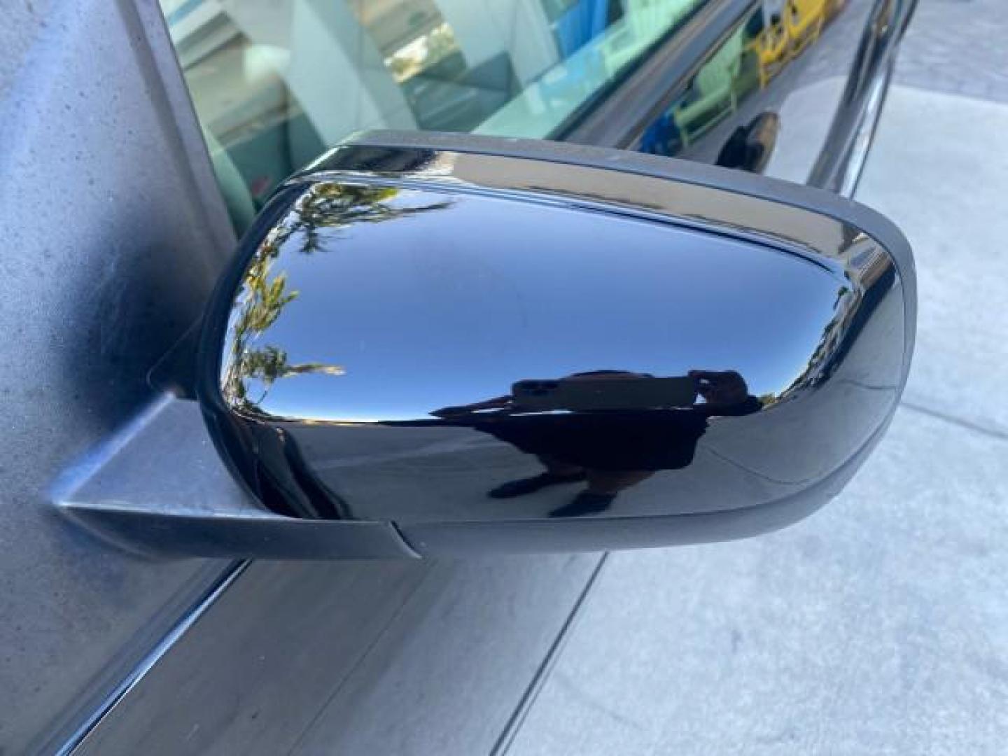 2005 Black /Pebble Ford Freestyle Limited LOW MILES 69,845 1 OWNER AWD (1FMZK06165G) with an 3.0L SMPI 24-Valve V6 Duratec Engine engine, Automatic transmission, located at 4701 North Dixie Hwy, Pompano Beach, FL, 33064, (954) 422-2889, 26.240938, -80.123474 - OUR WEBPAGE FLORIDACARS1.COM HAS OVER 100 PHOTOS AND FREE CARFAX LINK 2005 FORD FREESTYLE LIMITED VIN: 1FMZK06165GA49599 1 F M Z K 0 6 1 6 5 G A 4 9 5 9 9 4 DOOR WAGON/SPORT UTILITY 3.0L V6 F DOHC GASOLINE 24 MPG ALL WHEEL DRIVE Features 4WD/AWD ABS Brakes Air Conditioning Alloy Wheels AM/FM Stereo - Photo#41