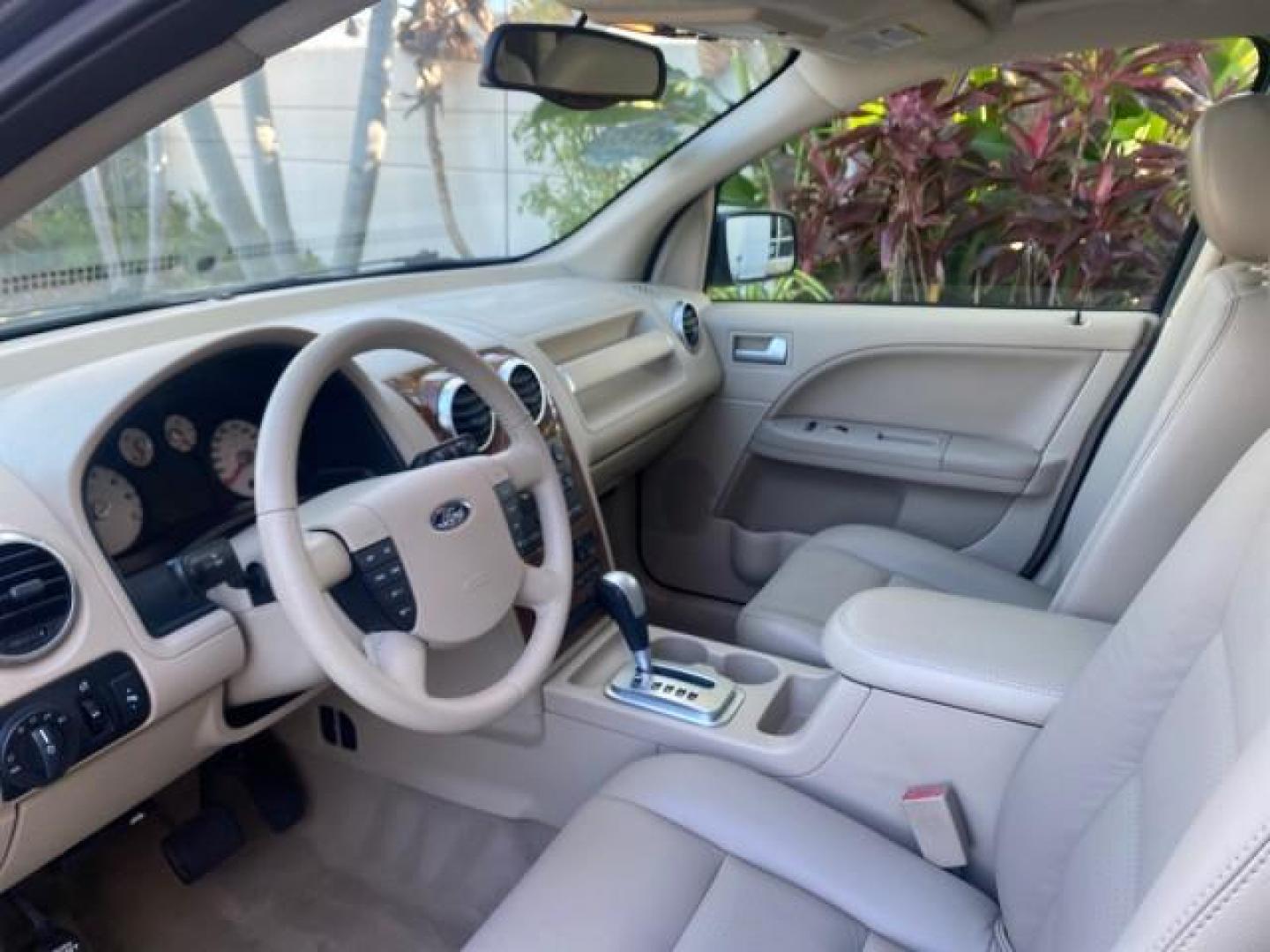 2005 Black /Pebble Ford Freestyle Limited LOW MILES 69,845 1 OWNER AWD (1FMZK06165G) with an 3.0L SMPI 24-Valve V6 Duratec Engine engine, Automatic transmission, located at 4701 North Dixie Hwy, Pompano Beach, FL, 33064, (954) 422-2889, 26.240938, -80.123474 - OUR WEBPAGE FLORIDACARS1.COM HAS OVER 100 PHOTOS AND FREE CARFAX LINK 2005 FORD FREESTYLE LIMITED VIN: 1FMZK06165GA49599 1 F M Z K 0 6 1 6 5 G A 4 9 5 9 9 4 DOOR WAGON/SPORT UTILITY 3.0L V6 F DOHC GASOLINE 24 MPG ALL WHEEL DRIVE Features 4WD/AWD ABS Brakes Air Conditioning Alloy Wheels AM/FM Stereo - Photo#46