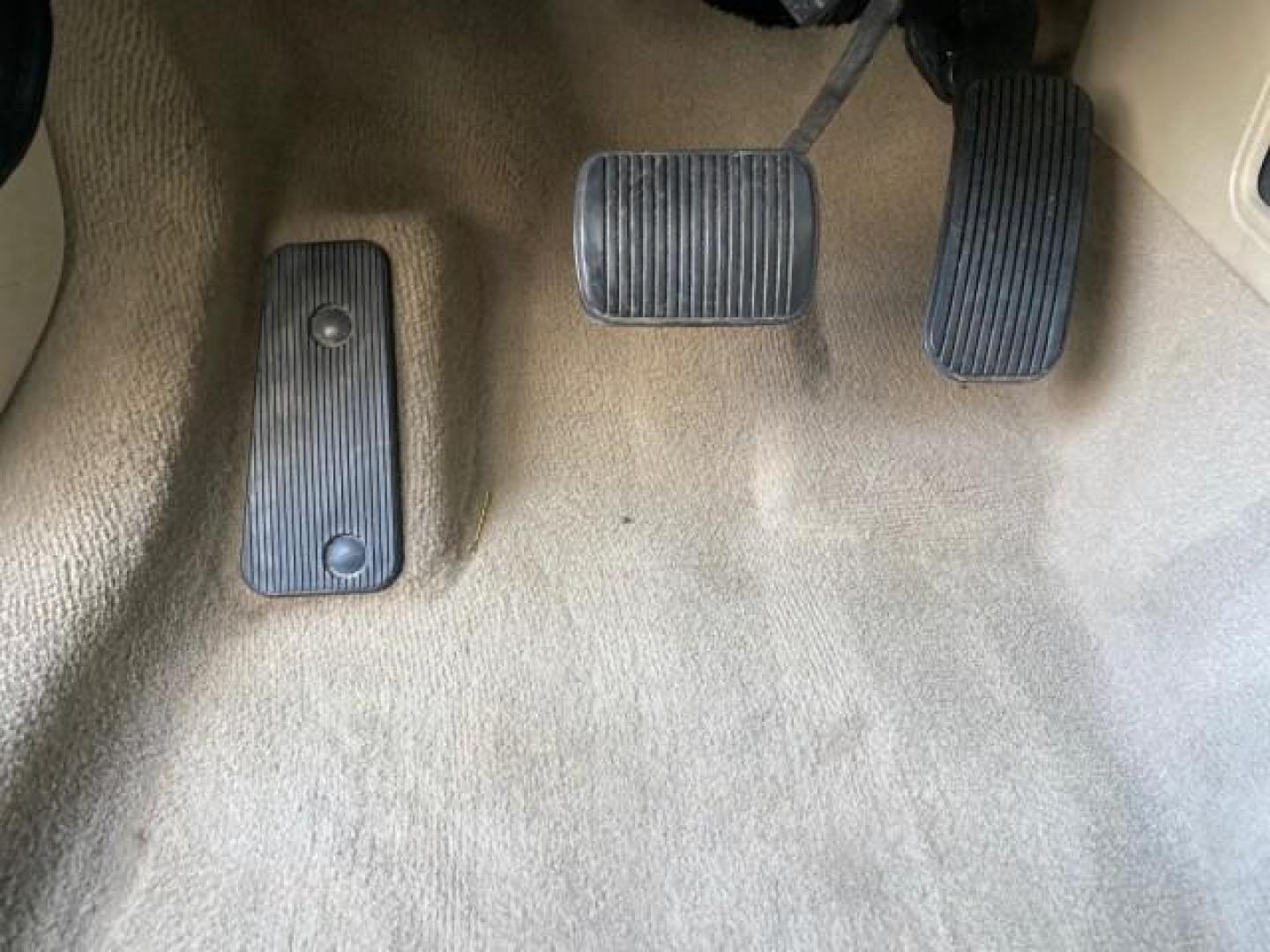 2005 Black /Pebble Ford Freestyle Limited LOW MILES 69,845 1 OWNER AWD (1FMZK06165G) with an 3.0L SMPI 24-Valve V6 Duratec Engine engine, Automatic transmission, located at 4701 North Dixie Hwy, Pompano Beach, FL, 33064, (954) 422-2889, 26.240938, -80.123474 - OUR WEBPAGE FLORIDACARS1.COM HAS OVER 100 PHOTOS AND FREE CARFAX LINK 2005 FORD FREESTYLE LIMITED VIN: 1FMZK06165GA49599 1 F M Z K 0 6 1 6 5 G A 4 9 5 9 9 4 DOOR WAGON/SPORT UTILITY 3.0L V6 F DOHC GASOLINE 24 MPG ALL WHEEL DRIVE Features 4WD/AWD ABS Brakes Air Conditioning Alloy Wheels AM/FM Stereo - Photo#55