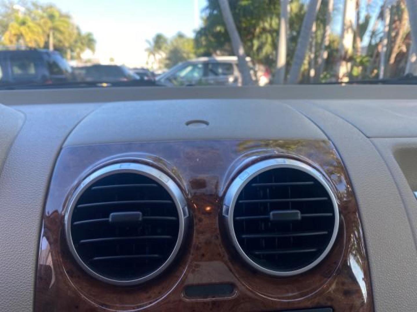 2005 Black /Pebble Ford Freestyle Limited LOW MILES 69,845 1 OWNER AWD (1FMZK06165G) with an 3.0L SMPI 24-Valve V6 Duratec Engine engine, Automatic transmission, located at 4701 North Dixie Hwy, Pompano Beach, FL, 33064, (954) 422-2889, 26.240938, -80.123474 - OUR WEBPAGE FLORIDACARS1.COM HAS OVER 100 PHOTOS AND FREE CARFAX LINK 2005 FORD FREESTYLE LIMITED VIN: 1FMZK06165GA49599 1 F M Z K 0 6 1 6 5 G A 4 9 5 9 9 4 DOOR WAGON/SPORT UTILITY 3.0L V6 F DOHC GASOLINE 24 MPG ALL WHEEL DRIVE Features 4WD/AWD ABS Brakes Air Conditioning Alloy Wheels AM/FM Stereo - Photo#58