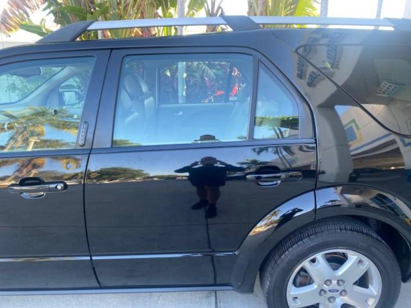 2005 Black /Pebble Ford Freestyle Limited LOW MILES 69,845 1 OWNER AWD (1FMZK06165G) with an 3.0L SMPI 24-Valve V6 Duratec Engine engine, Automatic transmission, located at 4701 North Dixie Hwy, Pompano Beach, FL, 33064, (954) 422-2889, 26.240938, -80.123474 - OUR WEBPAGE FLORIDACARS1.COM HAS OVER 100 PHOTOS AND FREE CARFAX LINK 2005 FORD FREESTYLE LIMITED VIN: 1FMZK06165GA49599 1 F M Z K 0 6 1 6 5 G A 4 9 5 9 9 4 DOOR WAGON/SPORT UTILITY 3.0L V6 F DOHC GASOLINE 24 MPG ALL WHEEL DRIVE Features 4WD/AWD ABS Brakes Air Conditioning Alloy Wheels AM/FM Stereo - Photo#75