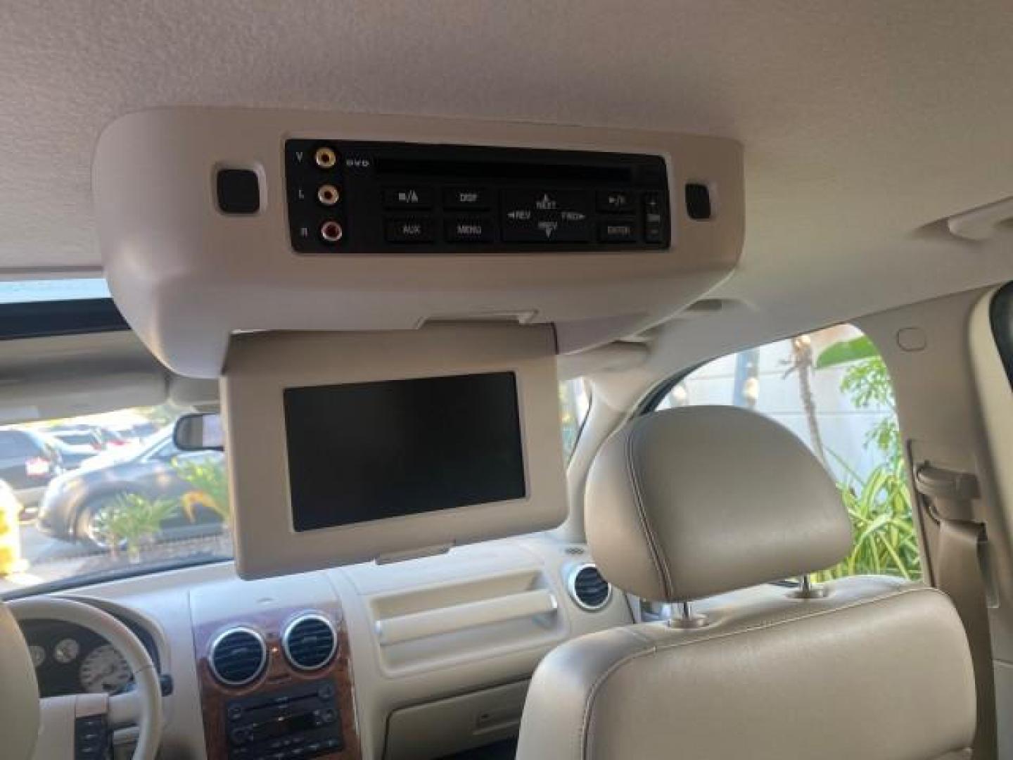 2005 Black /Pebble Ford Freestyle Limited LOW MILES 69,845 1 OWNER AWD (1FMZK06165G) with an 3.0L SMPI 24-Valve V6 Duratec Engine engine, Automatic transmission, located at 4701 North Dixie Hwy, Pompano Beach, FL, 33064, (954) 422-2889, 26.240938, -80.123474 - OUR WEBPAGE FLORIDACARS1.COM HAS OVER 100 PHOTOS AND FREE CARFAX LINK 2005 FORD FREESTYLE LIMITED VIN: 1FMZK06165GA49599 1 F M Z K 0 6 1 6 5 G A 4 9 5 9 9 4 DOOR WAGON/SPORT UTILITY 3.0L V6 F DOHC GASOLINE 24 MPG ALL WHEEL DRIVE Features 4WD/AWD ABS Brakes Air Conditioning Alloy Wheels AM/FM Stereo - Photo#86