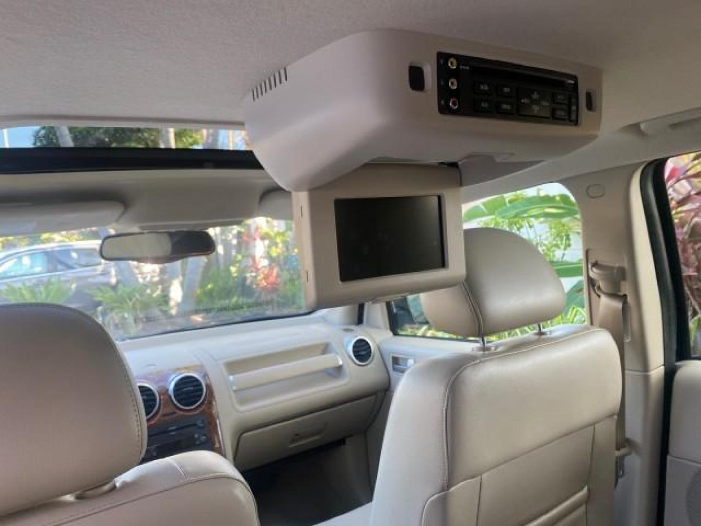 2005 Black /Pebble Ford Freestyle Limited LOW MILES 69,845 1 OWNER AWD (1FMZK06165G) with an 3.0L SMPI 24-Valve V6 Duratec Engine engine, Automatic transmission, located at 4701 North Dixie Hwy, Pompano Beach, FL, 33064, (954) 422-2889, 26.240938, -80.123474 - OUR WEBPAGE FLORIDACARS1.COM HAS OVER 100 PHOTOS AND FREE CARFAX LINK 2005 FORD FREESTYLE LIMITED VIN: 1FMZK06165GA49599 1 F M Z K 0 6 1 6 5 G A 4 9 5 9 9 4 DOOR WAGON/SPORT UTILITY 3.0L V6 F DOHC GASOLINE 24 MPG ALL WHEEL DRIVE Features 4WD/AWD ABS Brakes Air Conditioning Alloy Wheels AM/FM Stereo - Photo#87