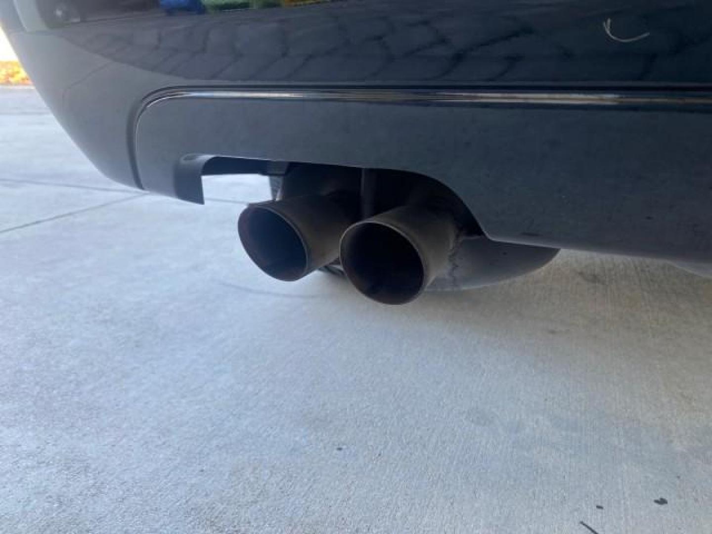 2005 Black /Pebble Ford Freestyle Limited LOW MILES 69,845 1 OWNER AWD (1FMZK06165G) with an 3.0L SMPI 24-Valve V6 Duratec Engine engine, Automatic transmission, located at 4701 North Dixie Hwy, Pompano Beach, FL, 33064, (954) 422-2889, 26.240938, -80.123474 - OUR WEBPAGE FLORIDACARS1.COM HAS OVER 100 PHOTOS AND FREE CARFAX LINK 2005 FORD FREESTYLE LIMITED VIN: 1FMZK06165GA49599 1 F M Z K 0 6 1 6 5 G A 4 9 5 9 9 4 DOOR WAGON/SPORT UTILITY 3.0L V6 F DOHC GASOLINE 24 MPG ALL WHEEL DRIVE Features 4WD/AWD ABS Brakes Air Conditioning Alloy Wheels AM/FM Stereo - Photo#98