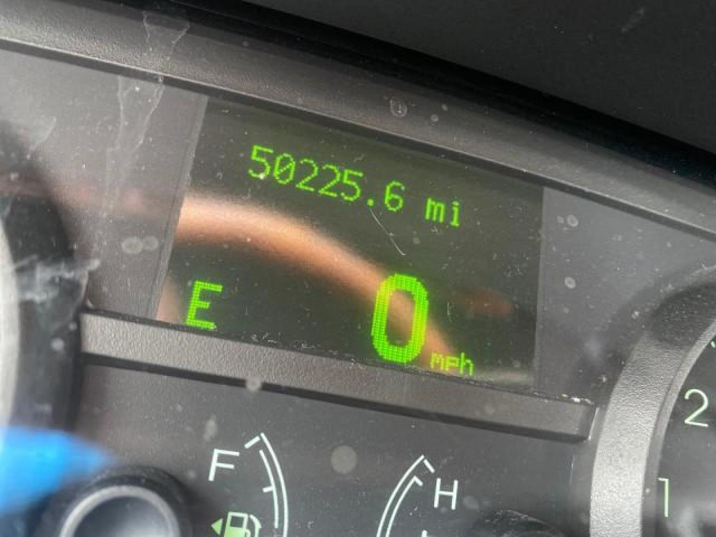 2009 Silver Birch Metallic /Black Lincoln Town Car Signature Limited LOW MILES 50,225 (2LNHM82V49X) with an 4.6L SOHC EFI V8 FFV Engine engine, Automatic transmission, located at 4701 North Dixie Hwy, Pompano Beach, FL, 33064, (954) 422-2889, 26.240938, -80.123474 - OUR WEBPAGE FLORIDACARS1.COM HAS OVER 100 PHOTOS AND FREE CARFAX LINK 2009 LINCOLN TOWN CAR SIGNATURE LIMITED VIN: 2LNHM82V49X626935 2 L N H M 8 2 V 4 9 X 6 2 6 9 3 5 SEDAN 4 DR 4.6L V8 F SOHC 16V FLEX FUEL 24 MPG REAR WHEEL DRIVE Features ABS Brakes Air Conditioning Alloy Wheels AM/FM Stereo Audiop - Photo#18