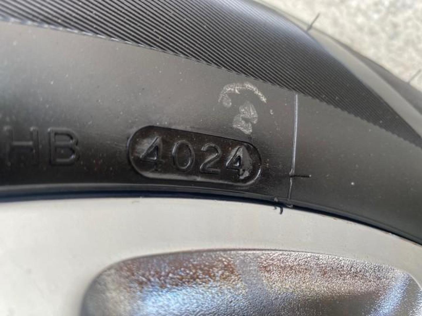 2009 Silver Birch Metallic /Black Lincoln Town Car Signature Limited LOW MILES 50,225 (2LNHM82V49X) with an 4.6L SOHC EFI V8 FFV Engine engine, Automatic transmission, located at 4701 North Dixie Hwy, Pompano Beach, FL, 33064, (954) 422-2889, 26.240938, -80.123474 - OUR WEBPAGE FLORIDACARS1.COM HAS OVER 100 PHOTOS AND FREE CARFAX LINK 2009 LINCOLN TOWN CAR SIGNATURE LIMITED VIN: 2LNHM82V49X626935 2 L N H M 8 2 V 4 9 X 6 2 6 9 3 5 SEDAN 4 DR 4.6L V8 F SOHC 16V FLEX FUEL 24 MPG REAR WHEEL DRIVE Features ABS Brakes Air Conditioning Alloy Wheels AM/FM Stereo Audiop - Photo#38