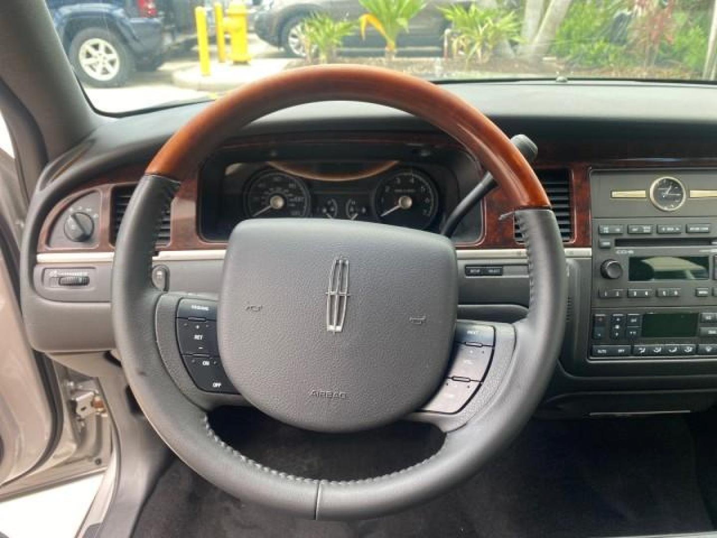 2009 Silver Birch Metallic /Black Lincoln Town Car Signature Limited LOW MILES 50,225 (2LNHM82V49X) with an 4.6L SOHC EFI V8 FFV Engine engine, Automatic transmission, located at 4701 North Dixie Hwy, Pompano Beach, FL, 33064, (954) 422-2889, 26.240938, -80.123474 - OUR WEBPAGE FLORIDACARS1.COM HAS OVER 100 PHOTOS AND FREE CARFAX LINK 2009 LINCOLN TOWN CAR SIGNATURE LIMITED VIN: 2LNHM82V49X626935 2 L N H M 8 2 V 4 9 X 6 2 6 9 3 5 SEDAN 4 DR 4.6L V8 F SOHC 16V FLEX FUEL 24 MPG REAR WHEEL DRIVE Features ABS Brakes Air Conditioning Alloy Wheels AM/FM Stereo Audiop - Photo#50
