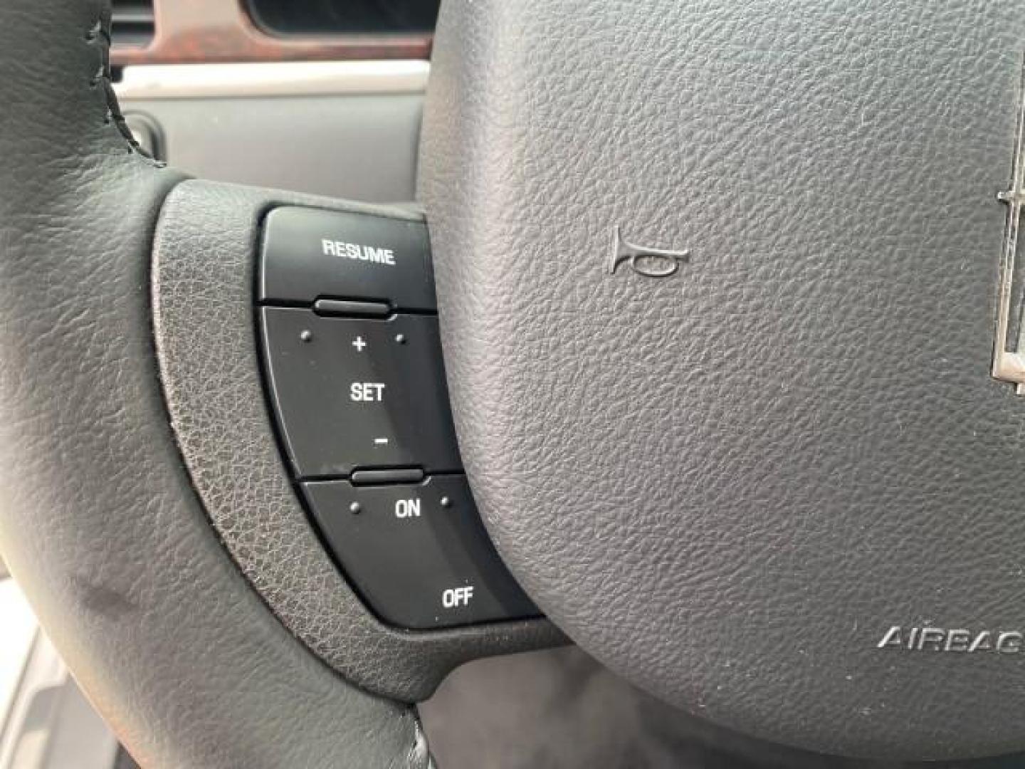 2009 Silver Birch Metallic /Black Lincoln Town Car Signature Limited LOW MILES 50,225 (2LNHM82V49X) with an 4.6L SOHC EFI V8 FFV Engine engine, Automatic transmission, located at 4701 North Dixie Hwy, Pompano Beach, FL, 33064, (954) 422-2889, 26.240938, -80.123474 - OUR WEBPAGE FLORIDACARS1.COM HAS OVER 100 PHOTOS AND FREE CARFAX LINK 2009 LINCOLN TOWN CAR SIGNATURE LIMITED VIN: 2LNHM82V49X626935 2 L N H M 8 2 V 4 9 X 6 2 6 9 3 5 SEDAN 4 DR 4.6L V8 F SOHC 16V FLEX FUEL 24 MPG REAR WHEEL DRIVE Features ABS Brakes Air Conditioning Alloy Wheels AM/FM Stereo Audiop - Photo#51