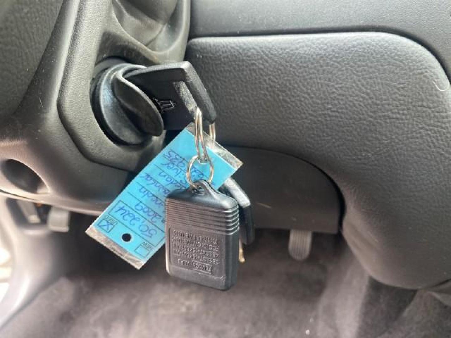 2009 Silver Birch Metallic /Black Lincoln Town Car Signature Limited LOW MILES 50,225 (2LNHM82V49X) with an 4.6L SOHC EFI V8 FFV Engine engine, Automatic transmission, located at 4701 North Dixie Hwy, Pompano Beach, FL, 33064, (954) 422-2889, 26.240938, -80.123474 - OUR WEBPAGE FLORIDACARS1.COM HAS OVER 100 PHOTOS AND FREE CARFAX LINK 2009 LINCOLN TOWN CAR SIGNATURE LIMITED VIN: 2LNHM82V49X626935 2 L N H M 8 2 V 4 9 X 6 2 6 9 3 5 SEDAN 4 DR 4.6L V8 F SOHC 16V FLEX FUEL 24 MPG REAR WHEEL DRIVE Features ABS Brakes Air Conditioning Alloy Wheels AM/FM Stereo Audiop - Photo#57