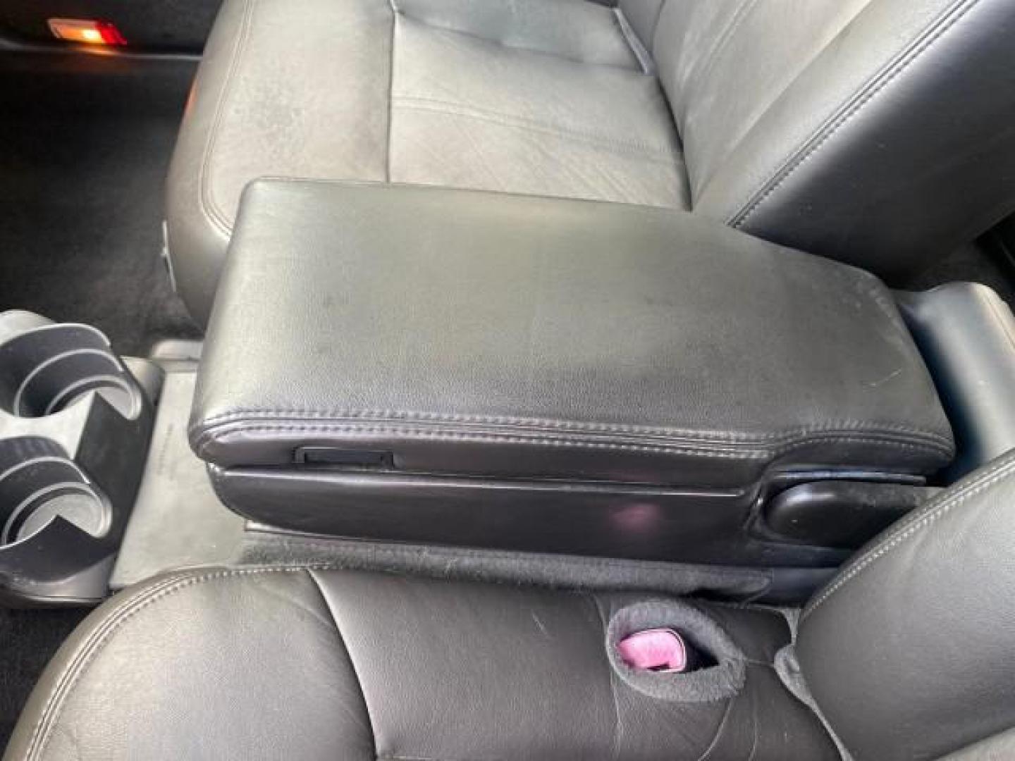 2009 Silver Birch Metallic /Black Lincoln Town Car Signature Limited LOW MILES 50,225 (2LNHM82V49X) with an 4.6L SOHC EFI V8 FFV Engine engine, Automatic transmission, located at 4701 North Dixie Hwy, Pompano Beach, FL, 33064, (954) 422-2889, 26.240938, -80.123474 - OUR WEBPAGE FLORIDACARS1.COM HAS OVER 100 PHOTOS AND FREE CARFAX LINK 2009 LINCOLN TOWN CAR SIGNATURE LIMITED VIN: 2LNHM82V49X626935 2 L N H M 8 2 V 4 9 X 6 2 6 9 3 5 SEDAN 4 DR 4.6L V8 F SOHC 16V FLEX FUEL 24 MPG REAR WHEEL DRIVE Features ABS Brakes Air Conditioning Alloy Wheels AM/FM Stereo Audiop - Photo#66