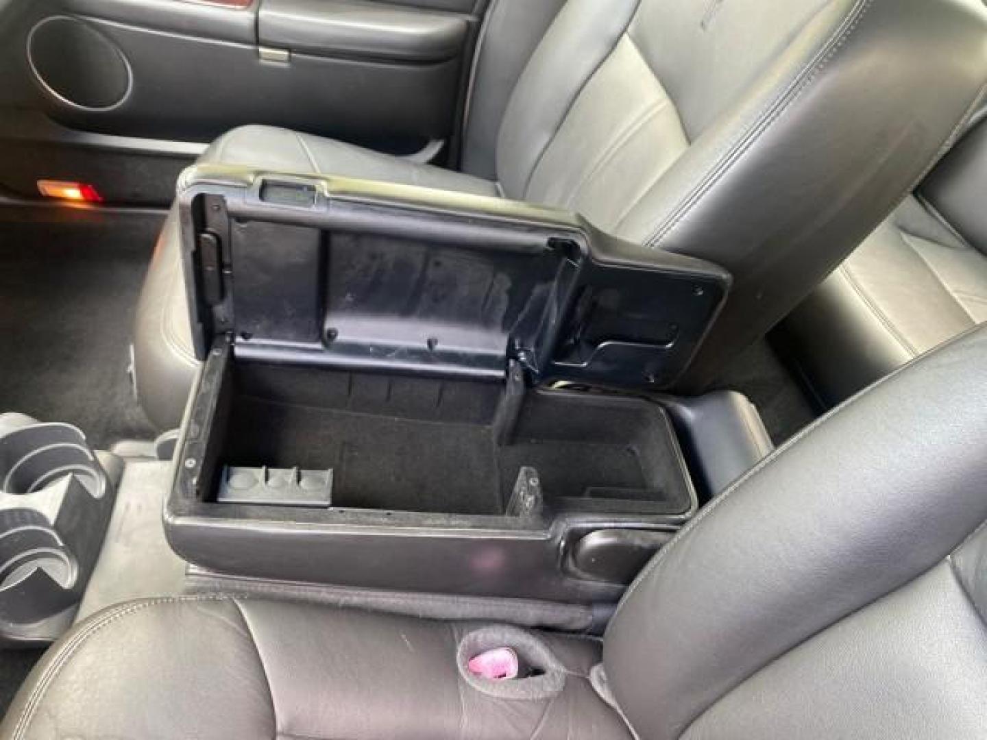 2009 Silver Birch Metallic /Black Lincoln Town Car Signature Limited LOW MILES 50,225 (2LNHM82V49X) with an 4.6L SOHC EFI V8 FFV Engine engine, Automatic transmission, located at 4701 North Dixie Hwy, Pompano Beach, FL, 33064, (954) 422-2889, 26.240938, -80.123474 - OUR WEBPAGE FLORIDACARS1.COM HAS OVER 100 PHOTOS AND FREE CARFAX LINK 2009 LINCOLN TOWN CAR SIGNATURE LIMITED VIN: 2LNHM82V49X626935 2 L N H M 8 2 V 4 9 X 6 2 6 9 3 5 SEDAN 4 DR 4.6L V8 F SOHC 16V FLEX FUEL 24 MPG REAR WHEEL DRIVE Features ABS Brakes Air Conditioning Alloy Wheels AM/FM Stereo Audiop - Photo#67