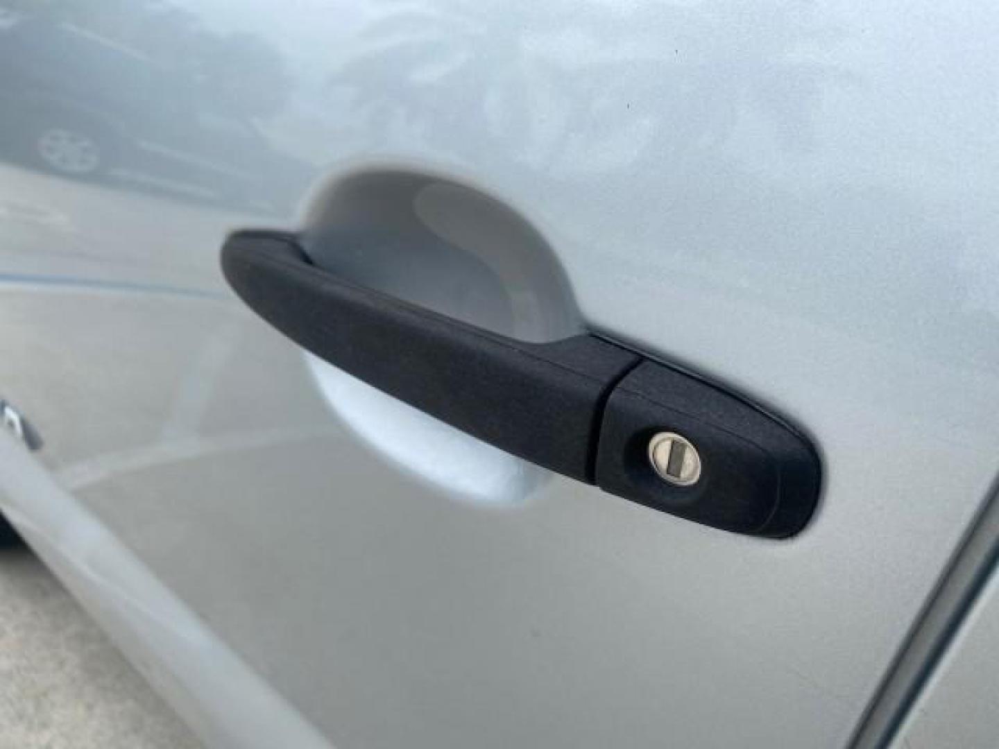 2007 Silver Streak Mica /Gray Toyota Tacoma LOW MILES 28,699 1 OWNER 4 DR (5TETX22N67Z) with an 2.7L DOHC EFI 16-Valve I4 VVT-i Engine engine, Automatic transmission, located at 4701 North Dixie Hwy, Pompano Beach, FL, 33064, (954) 422-2889, 26.240938, -80.123474 - OUR WEBPAGE FLORIDACARS1.COM HAS OVER 100 PHOTOS AND FREE CARFAX LINK 2007 TOYOTA TACOMA VIN: 5TETX22N67Z458097 5 T E T X 2 2 N 6 7 Z 4 5 8 0 9 7 CLUB CAB PICKUP 2.7L I4 F DOHC 16V GASOLINE 28 MPG REAR WHEEL DRIVE Features ABS Brakes Air Conditioning AM/FM Stereo Automatic Transmission CD Audio Clot - Photo#38