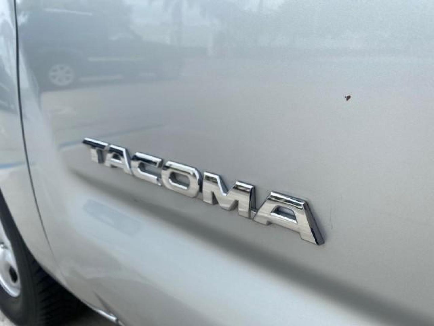 2007 Silver Streak Mica /Gray Toyota Tacoma LOW MILES 28,699 1 OWNER 4 DR (5TETX22N67Z) with an 2.7L DOHC EFI 16-Valve I4 VVT-i Engine engine, Automatic transmission, located at 4701 North Dixie Hwy, Pompano Beach, FL, 33064, (954) 422-2889, 26.240938, -80.123474 - OUR WEBPAGE FLORIDACARS1.COM HAS OVER 100 PHOTOS AND FREE CARFAX LINK 2007 TOYOTA TACOMA VIN: 5TETX22N67Z458097 5 T E T X 2 2 N 6 7 Z 4 5 8 0 9 7 CLUB CAB PICKUP 2.7L I4 F DOHC 16V GASOLINE 28 MPG REAR WHEEL DRIVE Features ABS Brakes Air Conditioning AM/FM Stereo Automatic Transmission CD Audio Clot - Photo#39