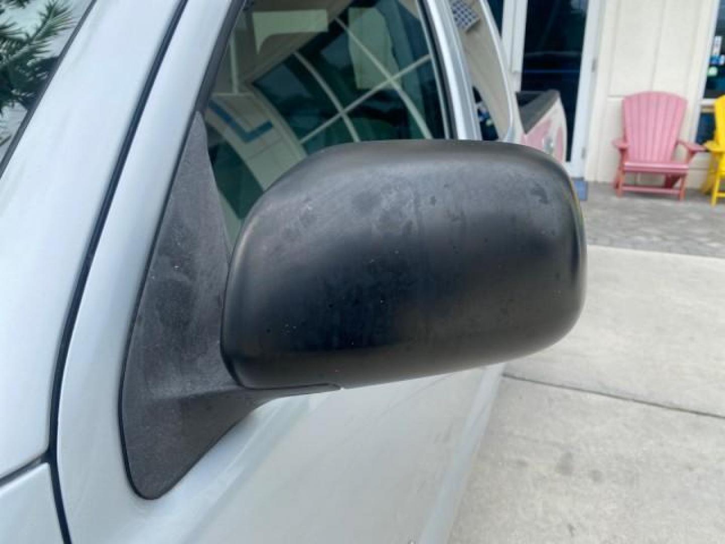 2007 Silver Streak Mica /Gray Toyota Tacoma LOW MILES 28,699 1 OWNER 4 DR (5TETX22N67Z) with an 2.7L DOHC EFI 16-Valve I4 VVT-i Engine engine, Automatic transmission, located at 4701 North Dixie Hwy, Pompano Beach, FL, 33064, (954) 422-2889, 26.240938, -80.123474 - OUR WEBPAGE FLORIDACARS1.COM HAS OVER 100 PHOTOS AND FREE CARFAX LINK 2007 TOYOTA TACOMA VIN: 5TETX22N67Z458097 5 T E T X 2 2 N 6 7 Z 4 5 8 0 9 7 CLUB CAB PICKUP 2.7L I4 F DOHC 16V GASOLINE 28 MPG REAR WHEEL DRIVE Features ABS Brakes Air Conditioning AM/FM Stereo Automatic Transmission CD Audio Clot - Photo#41