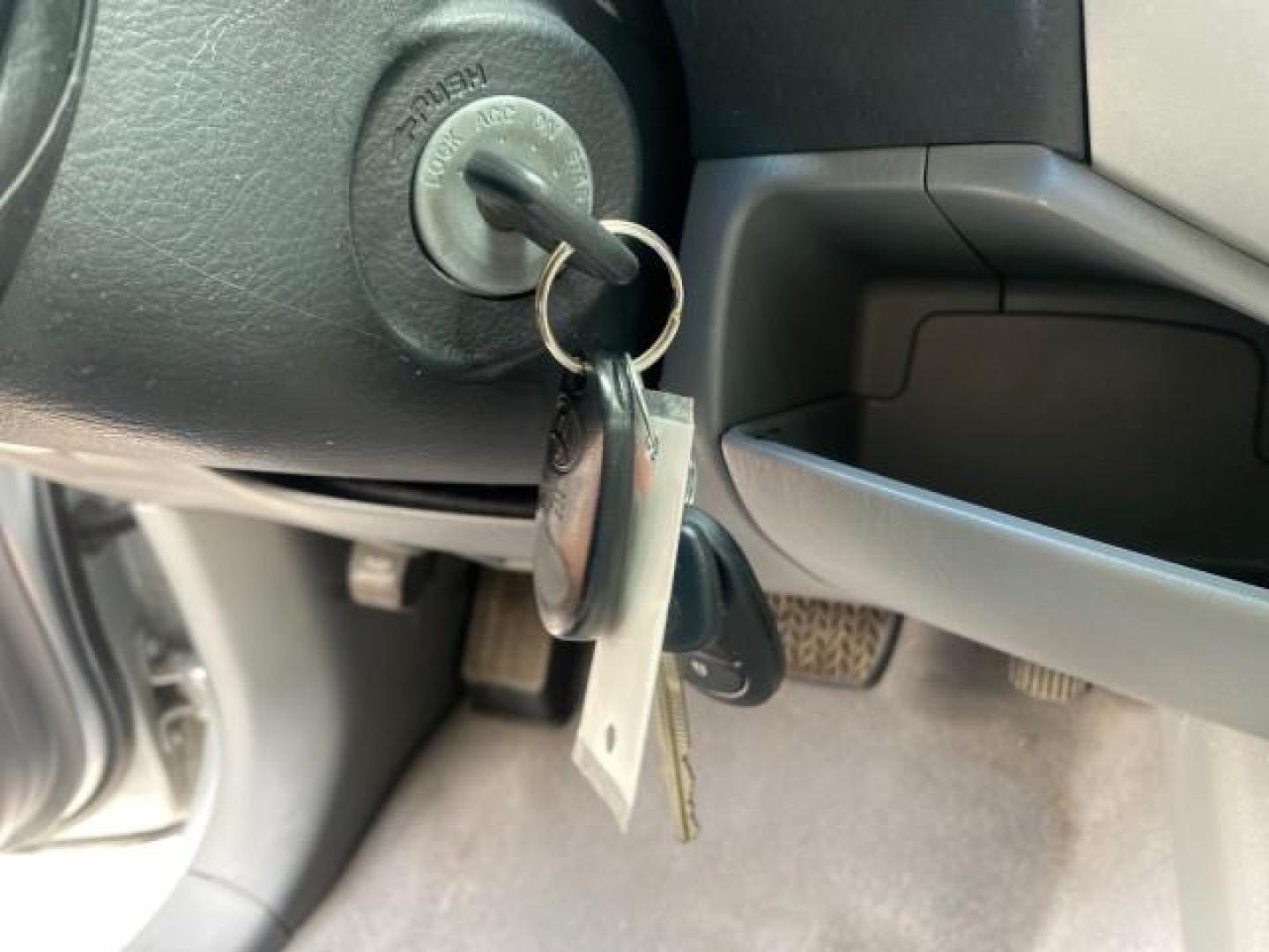 2007 Silver Streak Mica /Gray Toyota Tacoma LOW MILES 28,699 1 OWNER 4 DR (5TETX22N67Z) with an 2.7L DOHC EFI 16-Valve I4 VVT-i Engine engine, Automatic transmission, located at 4701 North Dixie Hwy, Pompano Beach, FL, 33064, (954) 422-2889, 26.240938, -80.123474 - OUR WEBPAGE FLORIDACARS1.COM HAS OVER 100 PHOTOS AND FREE CARFAX LINK 2007 TOYOTA TACOMA VIN: 5TETX22N67Z458097 5 T E T X 2 2 N 6 7 Z 4 5 8 0 9 7 CLUB CAB PICKUP 2.7L I4 F DOHC 16V GASOLINE 28 MPG REAR WHEEL DRIVE Features ABS Brakes Air Conditioning AM/FM Stereo Automatic Transmission CD Audio Clot - Photo#55