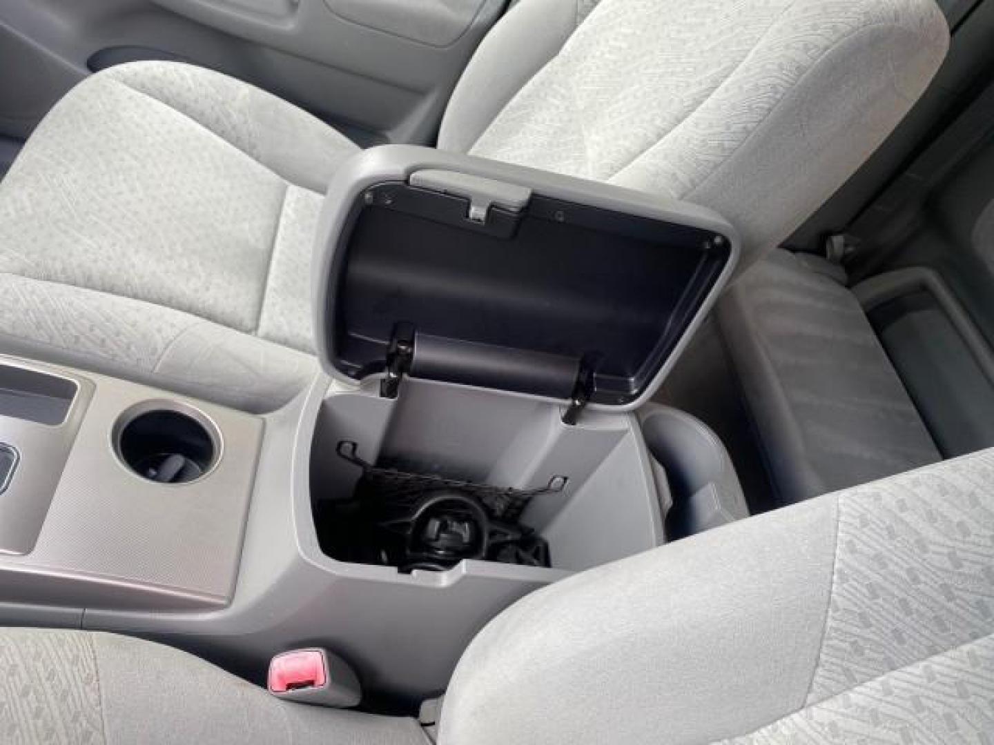 2007 Silver Streak Mica /Gray Toyota Tacoma LOW MILES 28,699 1 OWNER 4 DR (5TETX22N67Z) with an 2.7L DOHC EFI 16-Valve I4 VVT-i Engine engine, Automatic transmission, located at 4701 North Dixie Hwy, Pompano Beach, FL, 33064, (954) 422-2889, 26.240938, -80.123474 - OUR WEBPAGE FLORIDACARS1.COM HAS OVER 100 PHOTOS AND FREE CARFAX LINK 2007 TOYOTA TACOMA VIN: 5TETX22N67Z458097 5 T E T X 2 2 N 6 7 Z 4 5 8 0 9 7 CLUB CAB PICKUP 2.7L I4 F DOHC 16V GASOLINE 28 MPG REAR WHEEL DRIVE Features ABS Brakes Air Conditioning AM/FM Stereo Automatic Transmission CD Audio Clot - Photo#63