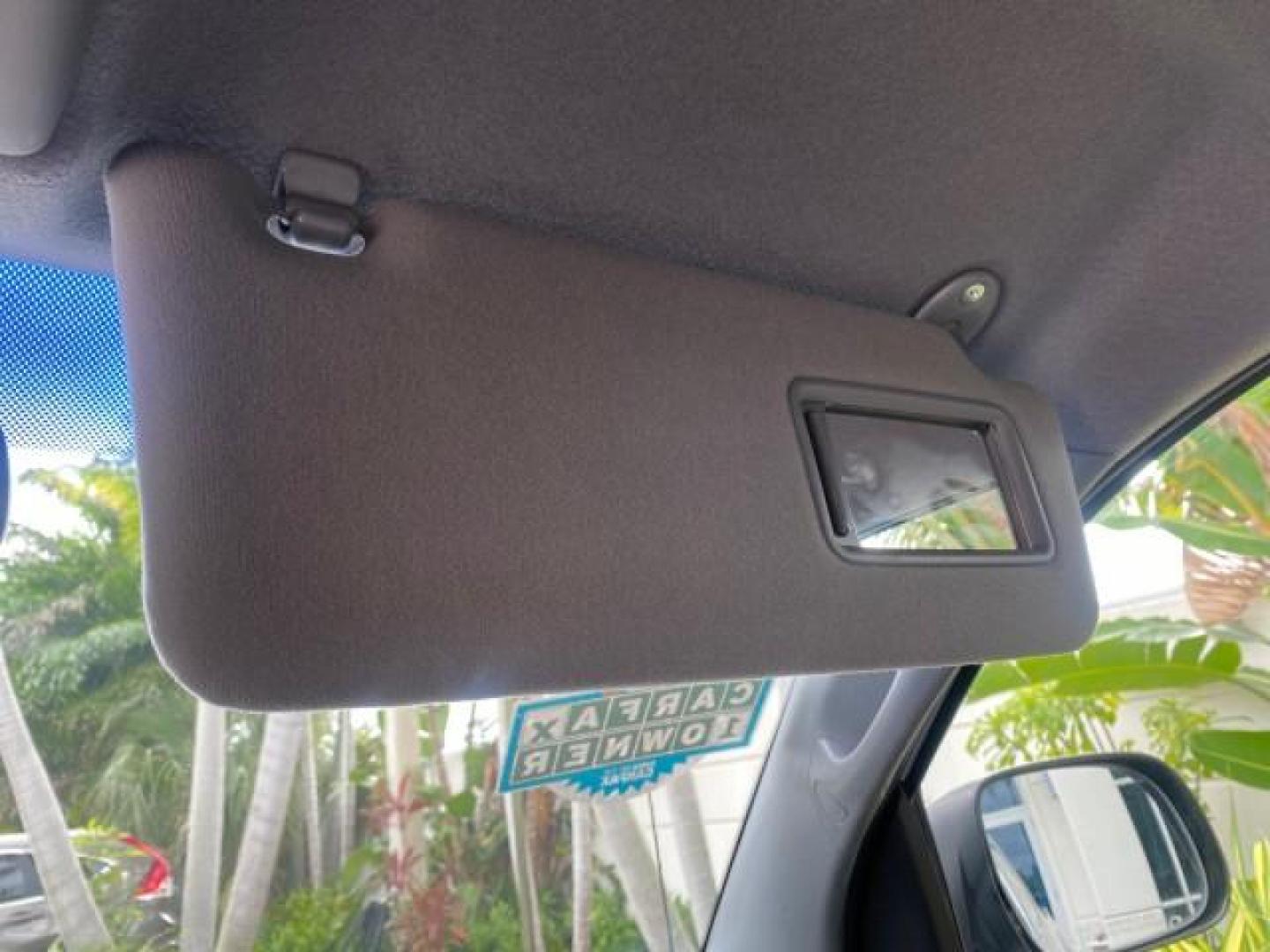 2007 Silver Streak Mica /Gray Toyota Tacoma LOW MILES 28,699 1 OWNER 4 DR (5TETX22N67Z) with an 2.7L DOHC EFI 16-Valve I4 VVT-i Engine engine, Automatic transmission, located at 4701 North Dixie Hwy, Pompano Beach, FL, 33064, (954) 422-2889, 26.240938, -80.123474 - OUR WEBPAGE FLORIDACARS1.COM HAS OVER 100 PHOTOS AND FREE CARFAX LINK 2007 TOYOTA TACOMA VIN: 5TETX22N67Z458097 5 T E T X 2 2 N 6 7 Z 4 5 8 0 9 7 CLUB CAB PICKUP 2.7L I4 F DOHC 16V GASOLINE 28 MPG REAR WHEEL DRIVE Features ABS Brakes Air Conditioning AM/FM Stereo Automatic Transmission CD Audio Clot - Photo#69