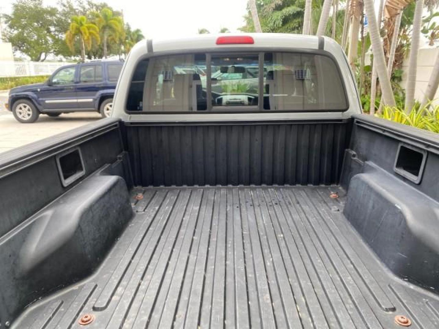 2007 Silver Streak Mica /Gray Toyota Tacoma LOW MILES 28,699 1 OWNER 4 DR (5TETX22N67Z) with an 2.7L DOHC EFI 16-Valve I4 VVT-i Engine engine, Automatic transmission, located at 4701 North Dixie Hwy, Pompano Beach, FL, 33064, (954) 422-2889, 26.240938, -80.123474 - OUR WEBPAGE FLORIDACARS1.COM HAS OVER 100 PHOTOS AND FREE CARFAX LINK 2007 TOYOTA TACOMA VIN: 5TETX22N67Z458097 5 T E T X 2 2 N 6 7 Z 4 5 8 0 9 7 CLUB CAB PICKUP 2.7L I4 F DOHC 16V GASOLINE 28 MPG REAR WHEEL DRIVE Features ABS Brakes Air Conditioning AM/FM Stereo Automatic Transmission CD Audio Clot - Photo#89