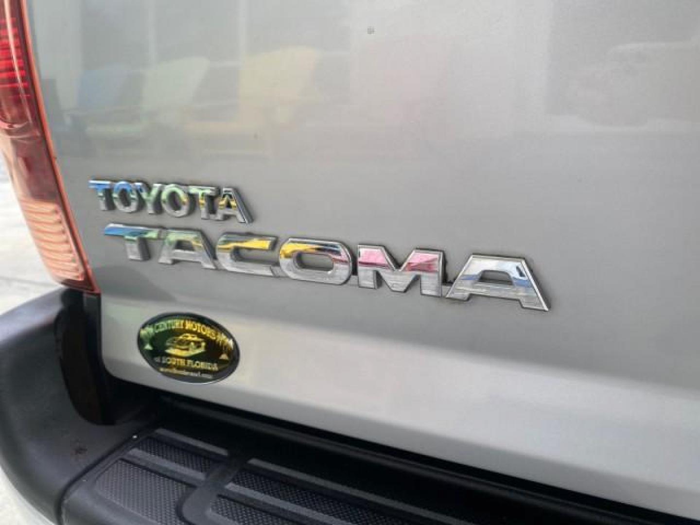 2007 Silver Streak Mica /Gray Toyota Tacoma LOW MILES 28,699 1 OWNER 4 DR (5TETX22N67Z) with an 2.7L DOHC EFI 16-Valve I4 VVT-i Engine engine, Automatic transmission, located at 4701 North Dixie Hwy, Pompano Beach, FL, 33064, (954) 422-2889, 26.240938, -80.123474 - OUR WEBPAGE FLORIDACARS1.COM HAS OVER 100 PHOTOS AND FREE CARFAX LINK 2007 TOYOTA TACOMA VIN: 5TETX22N67Z458097 5 T E T X 2 2 N 6 7 Z 4 5 8 0 9 7 CLUB CAB PICKUP 2.7L I4 F DOHC 16V GASOLINE 28 MPG REAR WHEEL DRIVE Features ABS Brakes Air Conditioning AM/FM Stereo Automatic Transmission CD Audio Clot - Photo#93