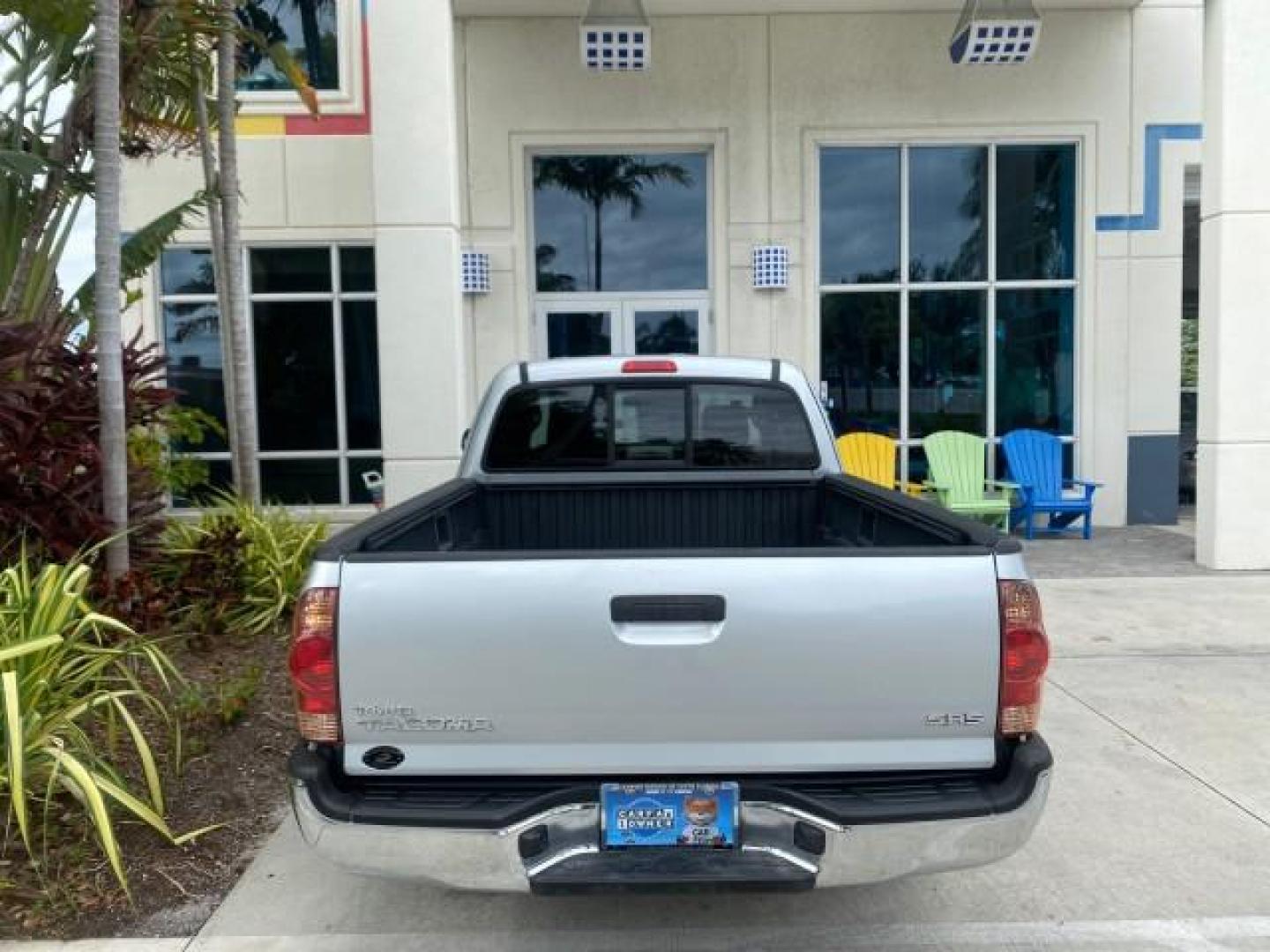 2007 Silver Streak Mica /Gray Toyota Tacoma LOW MILES 28,699 1 OWNER 4 DR (5TETX22N67Z) with an 2.7L DOHC EFI 16-Valve I4 VVT-i Engine engine, Automatic transmission, located at 4701 North Dixie Hwy, Pompano Beach, FL, 33064, (954) 422-2889, 26.240938, -80.123474 - OUR WEBPAGE FLORIDACARS1.COM HAS OVER 100 PHOTOS AND FREE CARFAX LINK 2007 TOYOTA TACOMA VIN: 5TETX22N67Z458097 5 T E T X 2 2 N 6 7 Z 4 5 8 0 9 7 CLUB CAB PICKUP 2.7L I4 F DOHC 16V GASOLINE 28 MPG REAR WHEEL DRIVE Features ABS Brakes Air Conditioning AM/FM Stereo Automatic Transmission CD Audio Clot - Photo#97