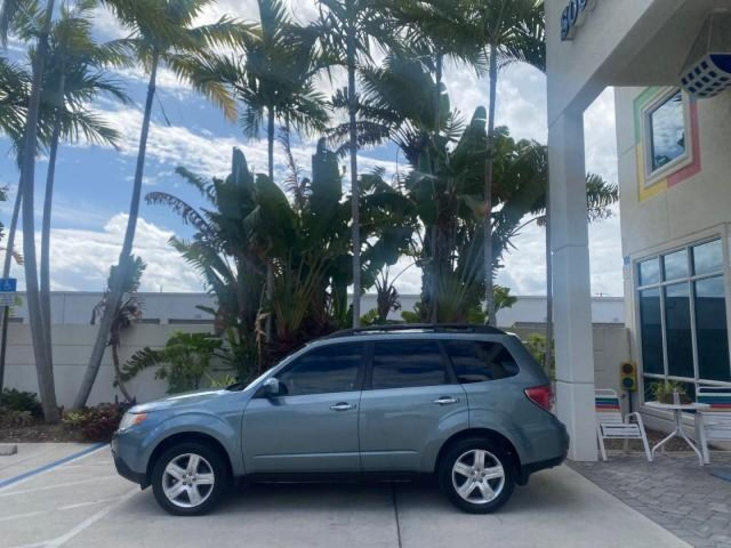 2009 Newport Blue Pearl /Platimum Gray Subaru Forester (Natl) X L.L. Bean Ed LOW MILES 37,791 4WD (JF2SH64619H) with an 2.5L SOHC SMPI 16-Valve 4-Cyl Boxer Engine engine, Automatic transmission, located at 4701 North Dixie Hwy, Pompano Beach, FL, 33064, (954) 422-2889, 26.240938, -80.123474 - OUR WEBPAGE FLORIDACARS1.COM HAS OVER 100 PHOTOS AND FREE CARFAX LINK 2009 SUBARU FORESTER 2.5 X L.L. BEAN LOW MILEAGE FOR THE YEAR VIN: JF2SH64619H778911 J F 2 S H 6 4 6 1 9 H 7 7 8 9 1 1 4 DOOR WAGON/SPORT UTILITY 2.5L H4 F SOHC 16V GASOLINE 26 MPG ALL WHEEL DRIVE Features 4WD/AWD ABS Brakes Air C - Photo#4