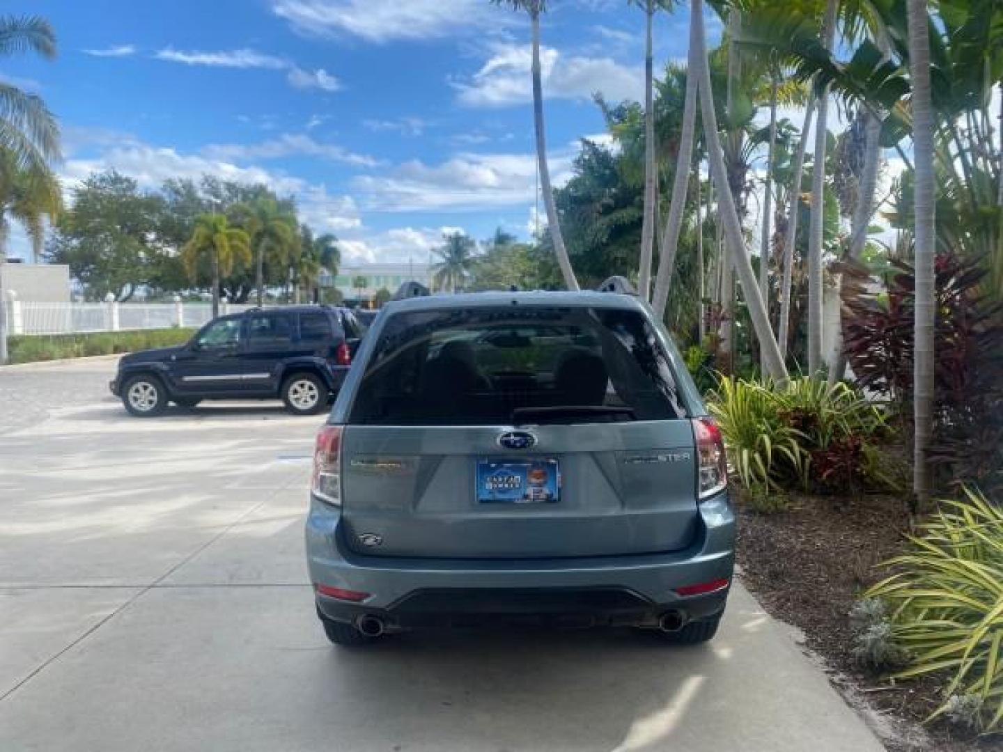 2009 Newport Blue Pearl /Platimum Gray Subaru Forester (Natl) X L.L. Bean Ed LOW MILES 37,791 4WD (JF2SH64619H) with an 2.5L SOHC SMPI 16-Valve 4-Cyl Boxer Engine engine, Automatic transmission, located at 4701 North Dixie Hwy, Pompano Beach, FL, 33064, (954) 422-2889, 26.240938, -80.123474 - OUR WEBPAGE FLORIDACARS1.COM HAS OVER 100 PHOTOS AND FREE CARFAX LINK 2009 SUBARU FORESTER 2.5 X L.L. BEAN LOW MILEAGE FOR THE YEAR VIN: JF2SH64619H778911 J F 2 S H 6 4 6 1 9 H 7 7 8 9 1 1 4 DOOR WAGON/SPORT UTILITY 2.5L H4 F SOHC 16V GASOLINE 26 MPG ALL WHEEL DRIVE Features 4WD/AWD ABS Brakes Air C - Photo#6