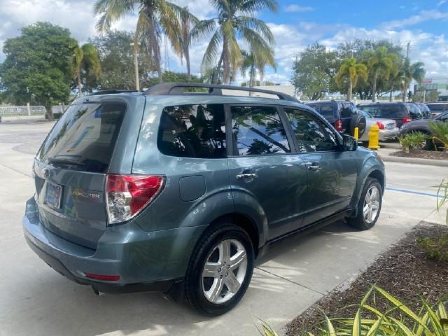 2009 Newport Blue Pearl /Platimum Gray Subaru Forester (Natl) X L.L. Bean Ed LOW MILES 37,791 4WD (JF2SH64619H) with an 2.5L SOHC SMPI 16-Valve 4-Cyl Boxer Engine engine, Automatic transmission, located at 4701 North Dixie Hwy, Pompano Beach, FL, 33064, (954) 422-2889, 26.240938, -80.123474 - OUR WEBPAGE FLORIDACARS1.COM HAS OVER 100 PHOTOS AND FREE CARFAX LINK 2009 SUBARU FORESTER 2.5 X L.L. BEAN LOW MILEAGE FOR THE YEAR VIN: JF2SH64619H778911 J F 2 S H 6 4 6 1 9 H 7 7 8 9 1 1 4 DOOR WAGON/SPORT UTILITY 2.5L H4 F SOHC 16V GASOLINE 26 MPG ALL WHEEL DRIVE Features 4WD/AWD ABS Brakes Air C - Photo#7