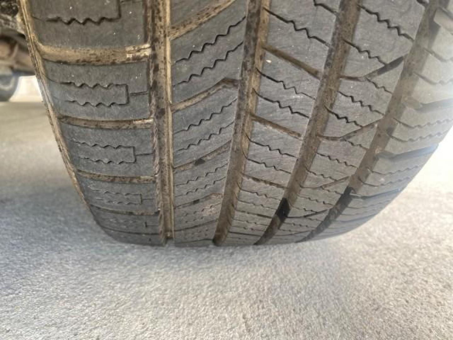 2009 Newport Blue Pearl /Platimum Gray Subaru Forester (Natl) X L.L. Bean Ed LOW MILES 37,791 4WD (JF2SH64619H) with an 2.5L SOHC SMPI 16-Valve 4-Cyl Boxer Engine engine, Automatic transmission, located at 4701 North Dixie Hwy, Pompano Beach, FL, 33064, (954) 422-2889, 26.240938, -80.123474 - OUR WEBPAGE FLORIDACARS1.COM HAS OVER 100 PHOTOS AND FREE CARFAX LINK 2009 SUBARU FORESTER 2.5 X L.L. BEAN LOW MILEAGE FOR THE YEAR VIN: JF2SH64619H778911 J F 2 S H 6 4 6 1 9 H 7 7 8 9 1 1 4 DOOR WAGON/SPORT UTILITY 2.5L H4 F SOHC 16V GASOLINE 26 MPG ALL WHEEL DRIVE Features 4WD/AWD ABS Brakes Air C - Photo#20