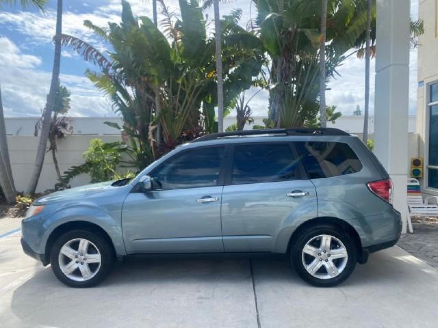 2009 Newport Blue Pearl /Platimum Gray Subaru Forester (Natl) X L.L. Bean Ed LOW MILES 37,791 4WD (JF2SH64619H) with an 2.5L SOHC SMPI 16-Valve 4-Cyl Boxer Engine engine, Automatic transmission, located at 4701 North Dixie Hwy, Pompano Beach, FL, 33064, (954) 422-2889, 26.240938, -80.123474 - OUR WEBPAGE FLORIDACARS1.COM HAS OVER 100 PHOTOS AND FREE CARFAX LINK 2009 SUBARU FORESTER 2.5 X L.L. BEAN LOW MILEAGE FOR THE YEAR VIN: JF2SH64619H778911 J F 2 S H 6 4 6 1 9 H 7 7 8 9 1 1 4 DOOR WAGON/SPORT UTILITY 2.5L H4 F SOHC 16V GASOLINE 26 MPG ALL WHEEL DRIVE Features 4WD/AWD ABS Brakes Air C - Photo#32